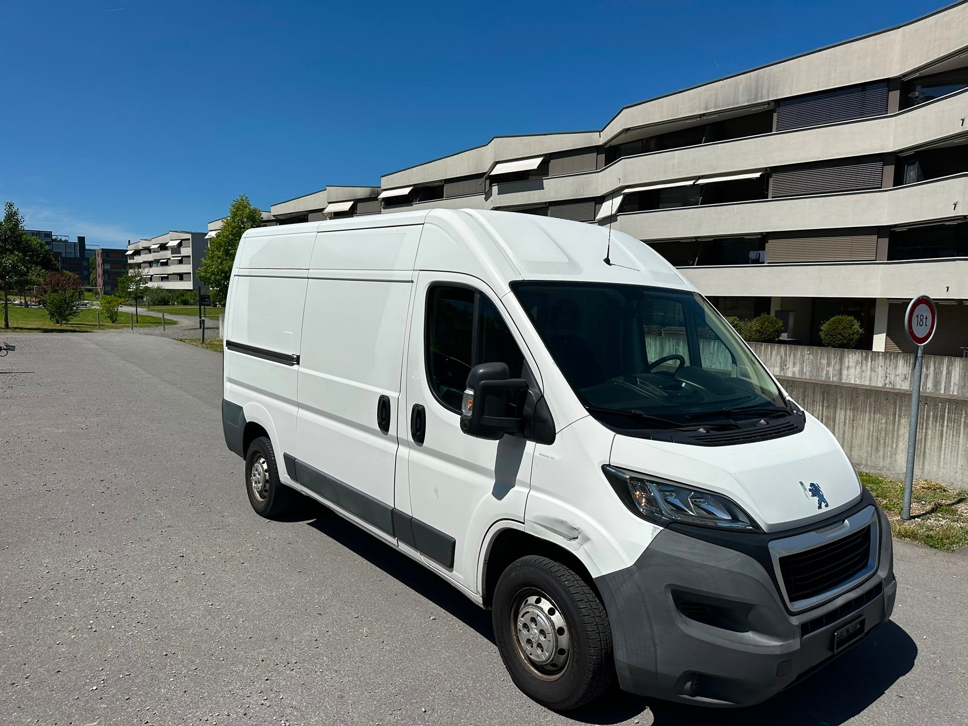 PEUGEOT BOXER-image-2