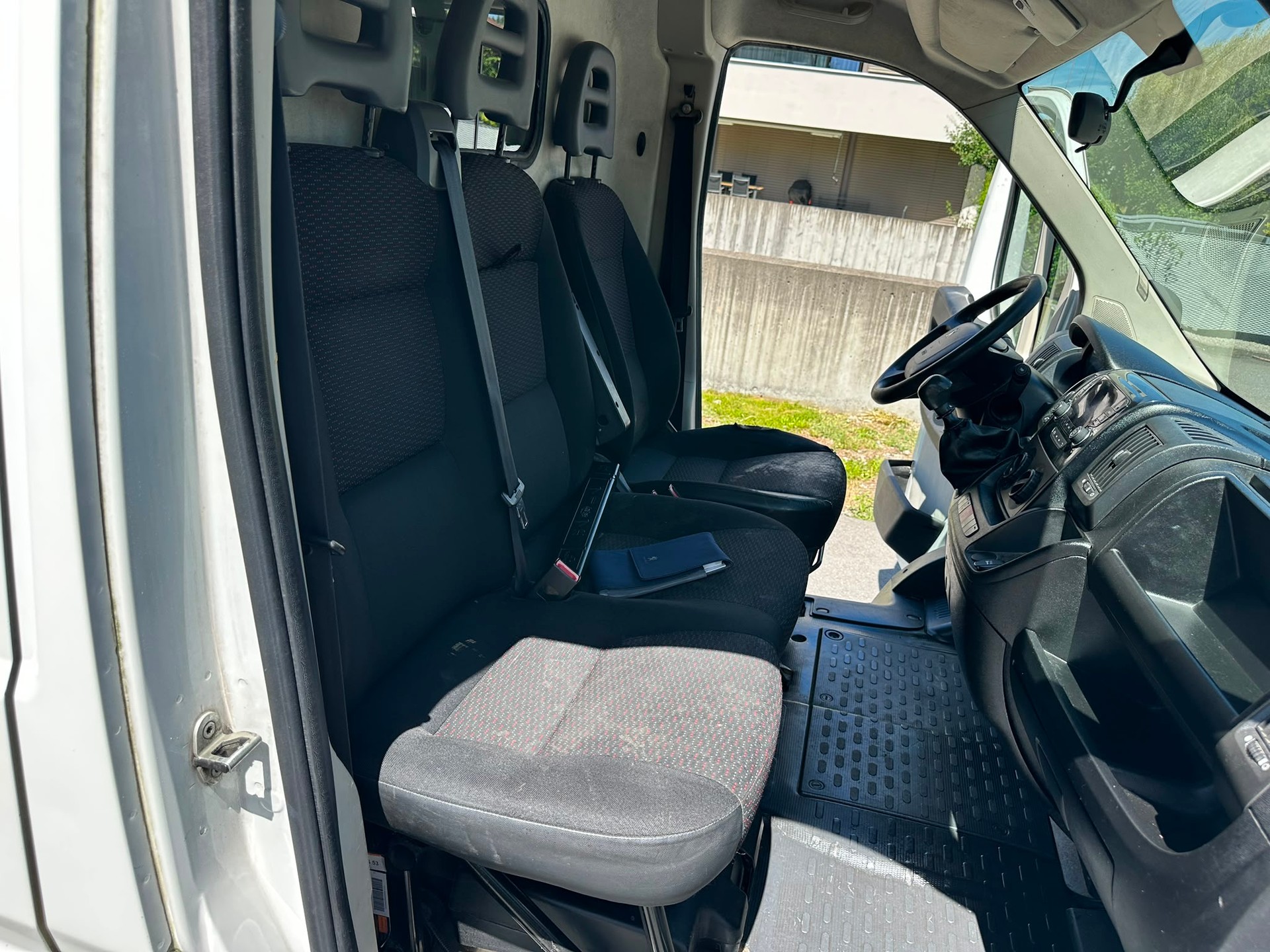 PEUGEOT BOXER-image-11