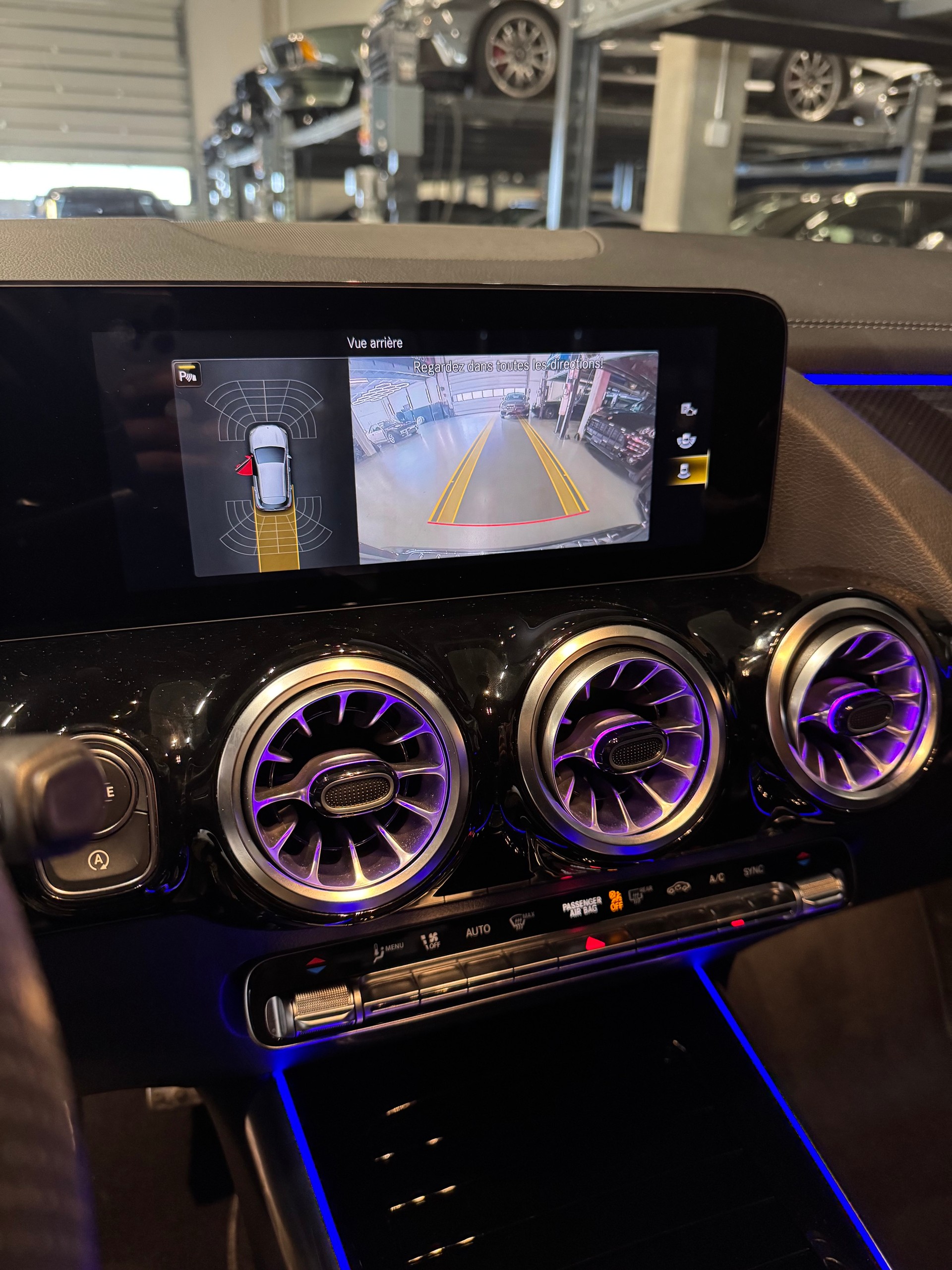 MERCEDES-BENZ GLA 200 AMG Line 7G-DCT-image-10