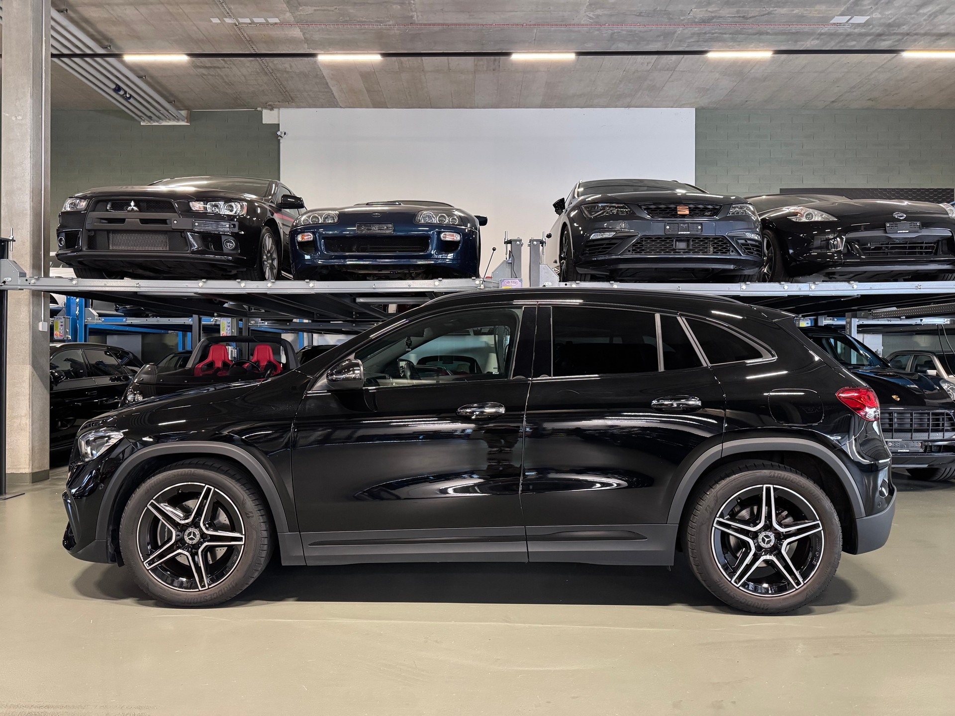 MERCEDES-BENZ GLA 200 AMG Line 7G-DCT-image-0