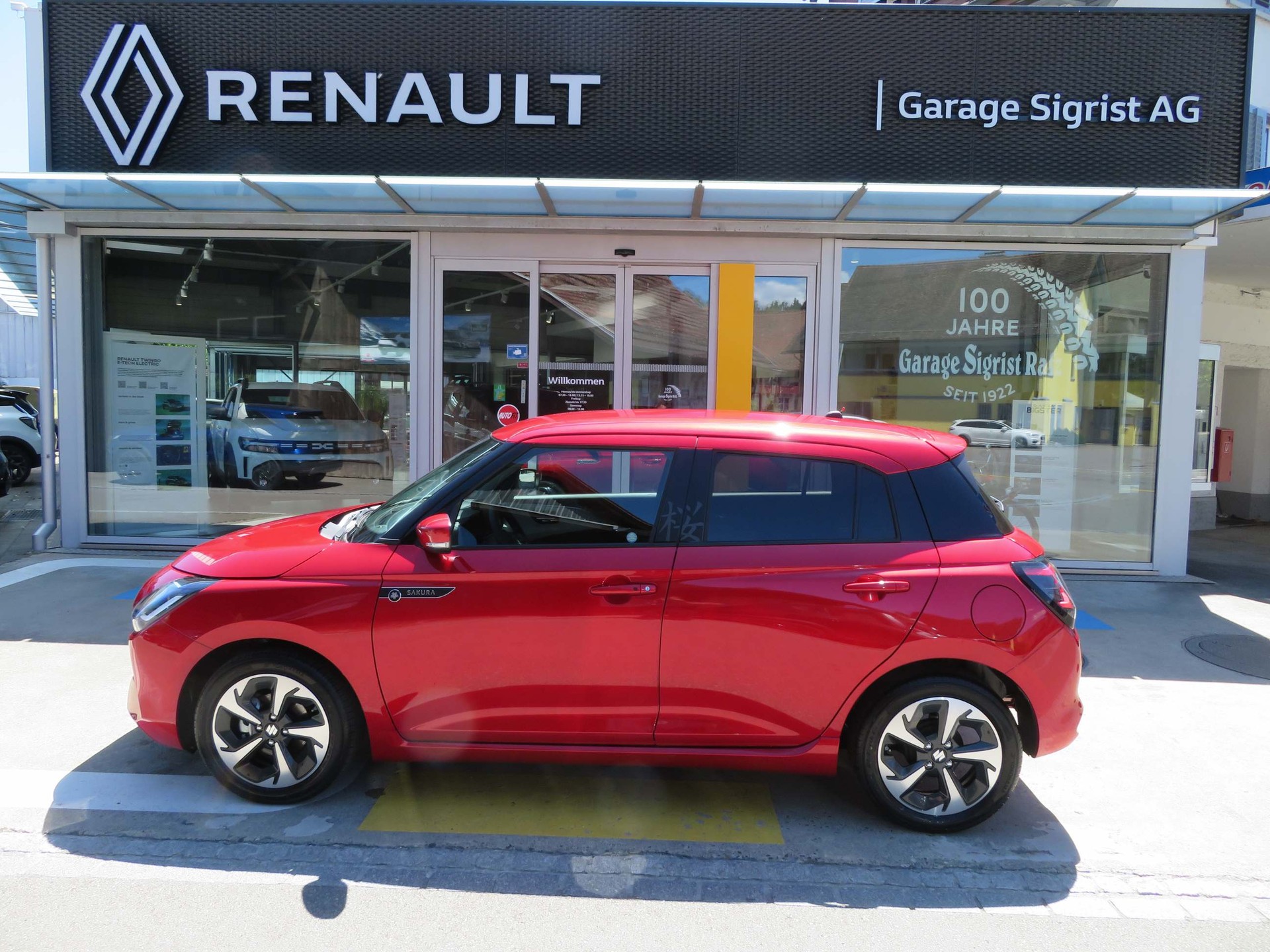 SUZUKI Swift 1.2 Sakura Top Hybrid-image-0