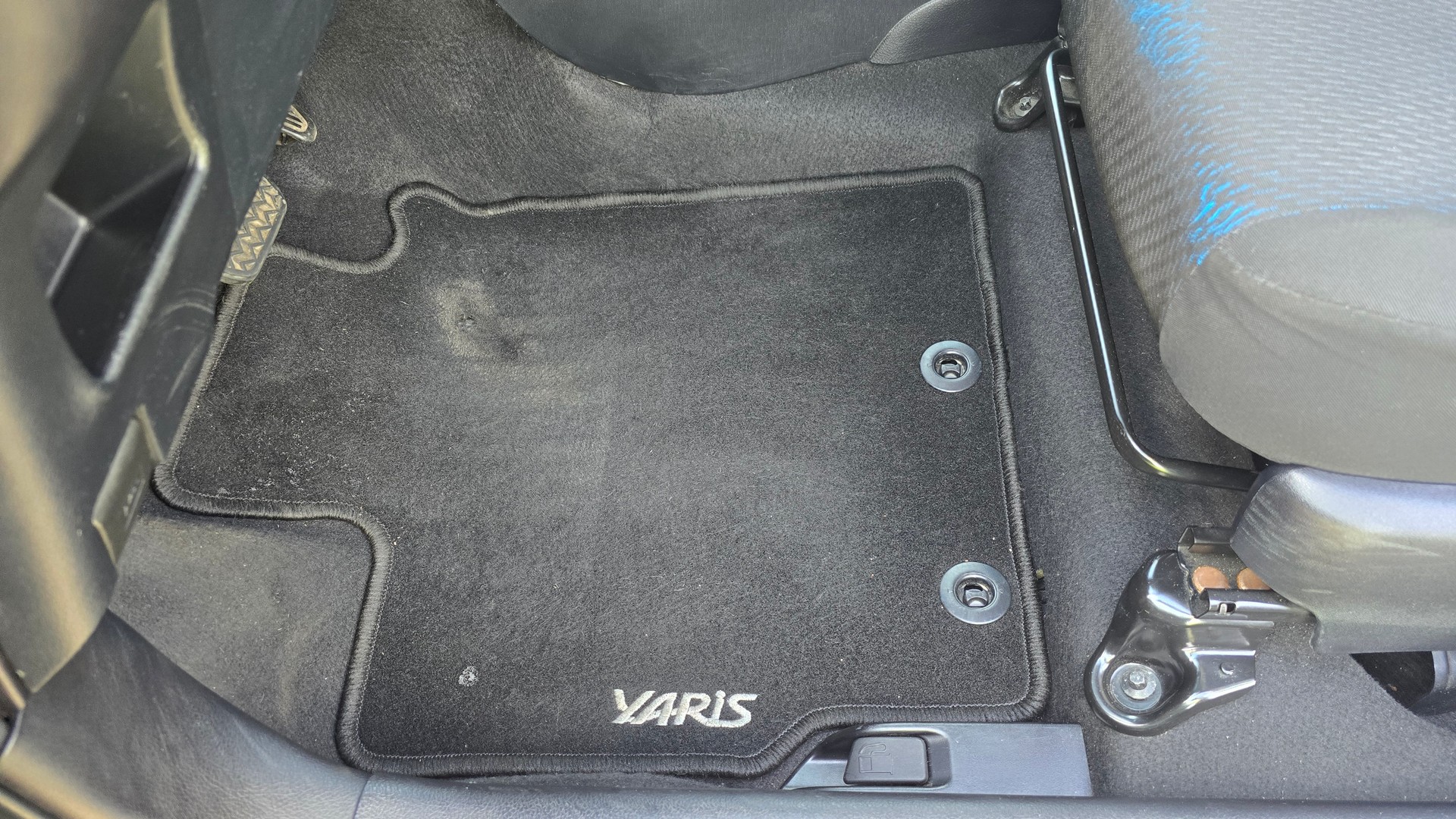 TOYOTA YARIS-image-22