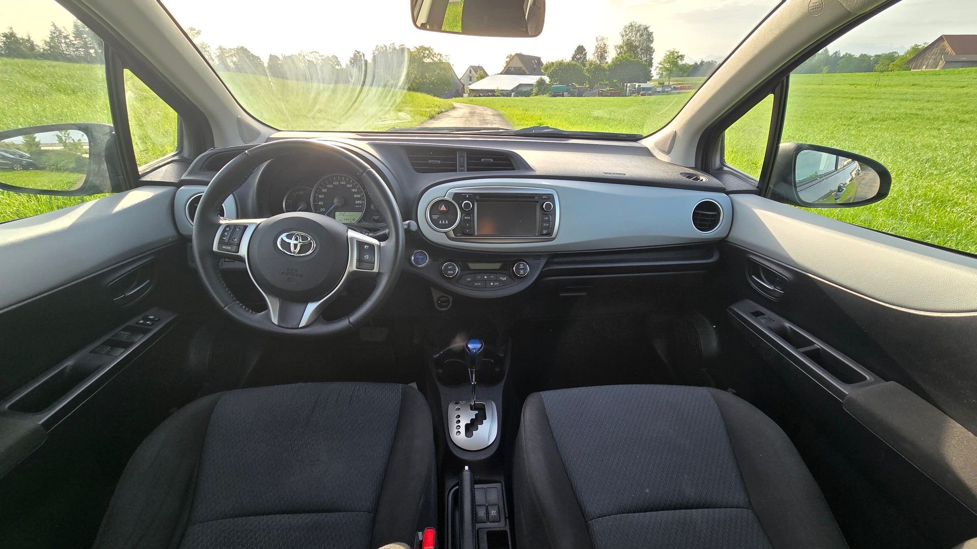 TOYOTA YARIS-image-19
