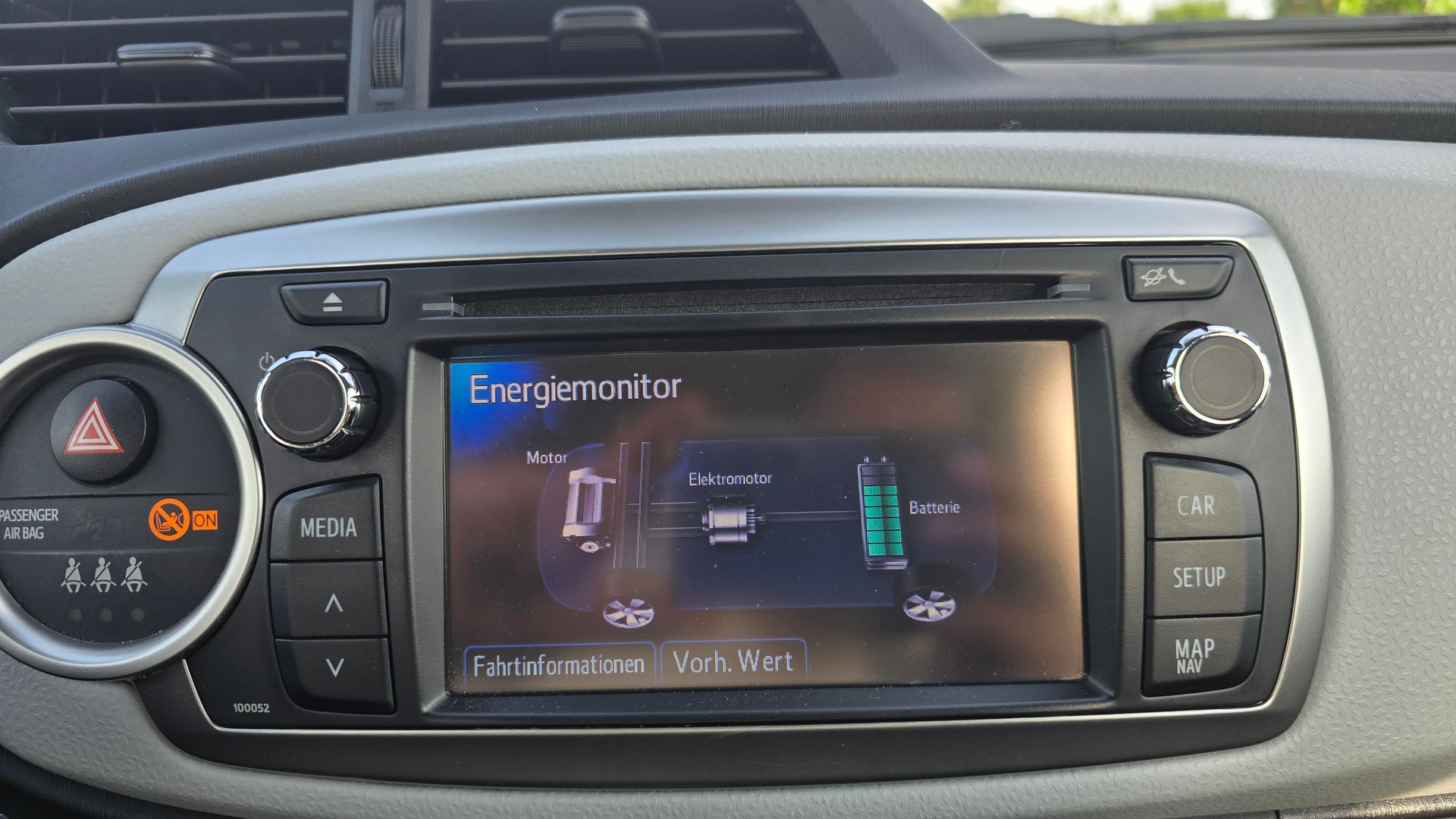 TOYOTA YARIS-image-12