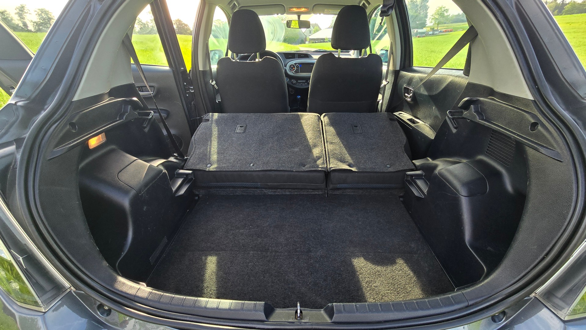 TOYOTA YARIS-image-18
