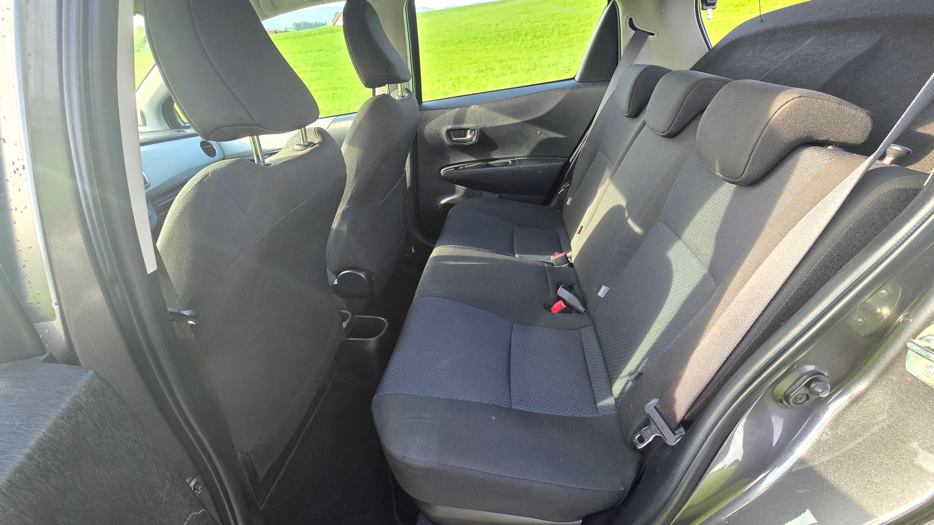 TOYOTA YARIS-image-13