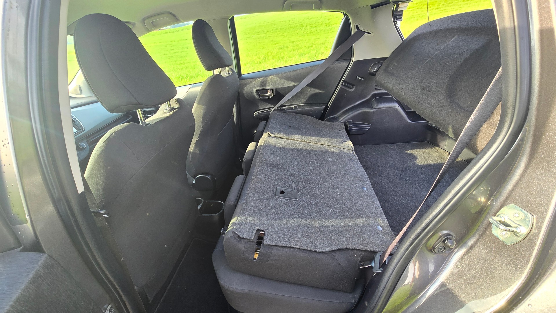 TOYOTA YARIS-image-17