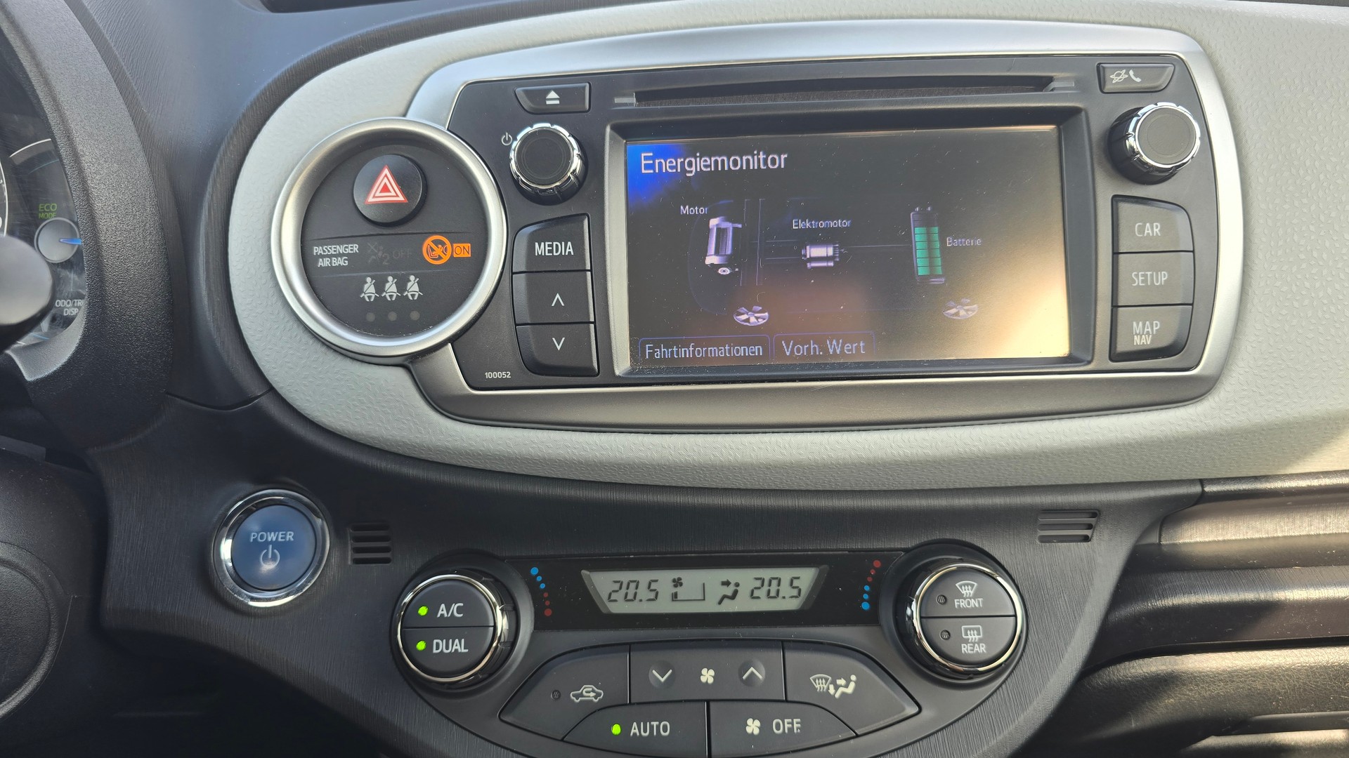 TOYOTA YARIS-image-11