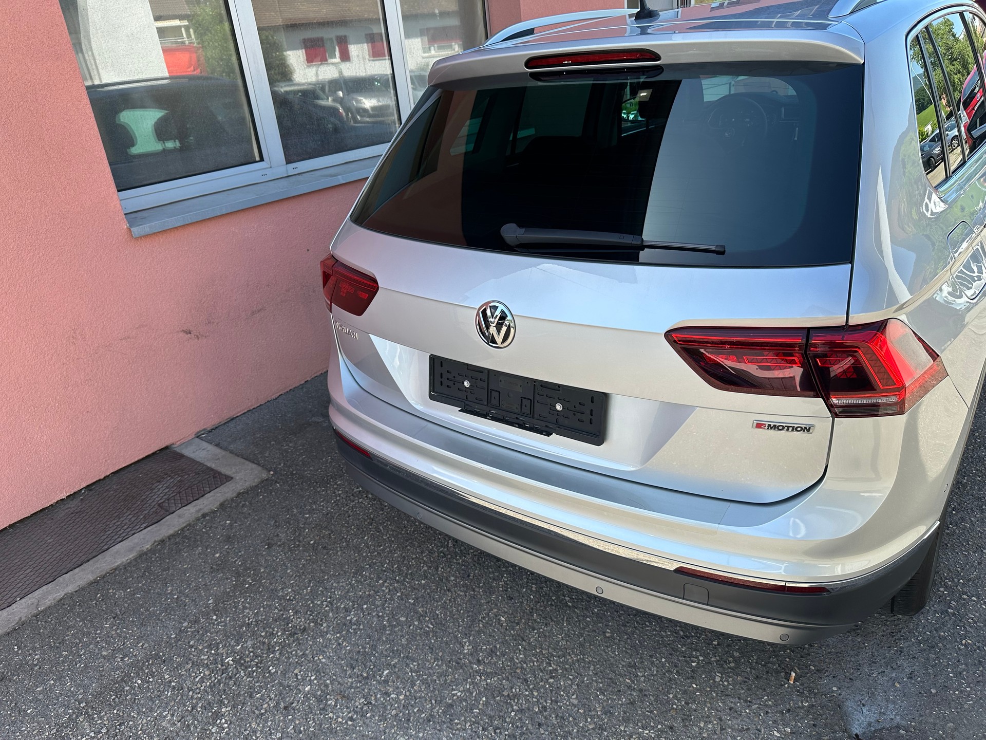 VW Tiguan 2.0 TDI SCR Highline 4Motion DSG-image-4