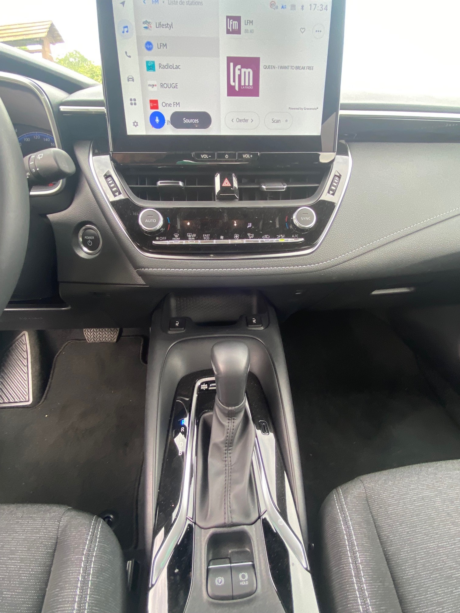 TOYOTA Corolla Touring Sports 1.8 HSD Comfort e-CVT-image-9
