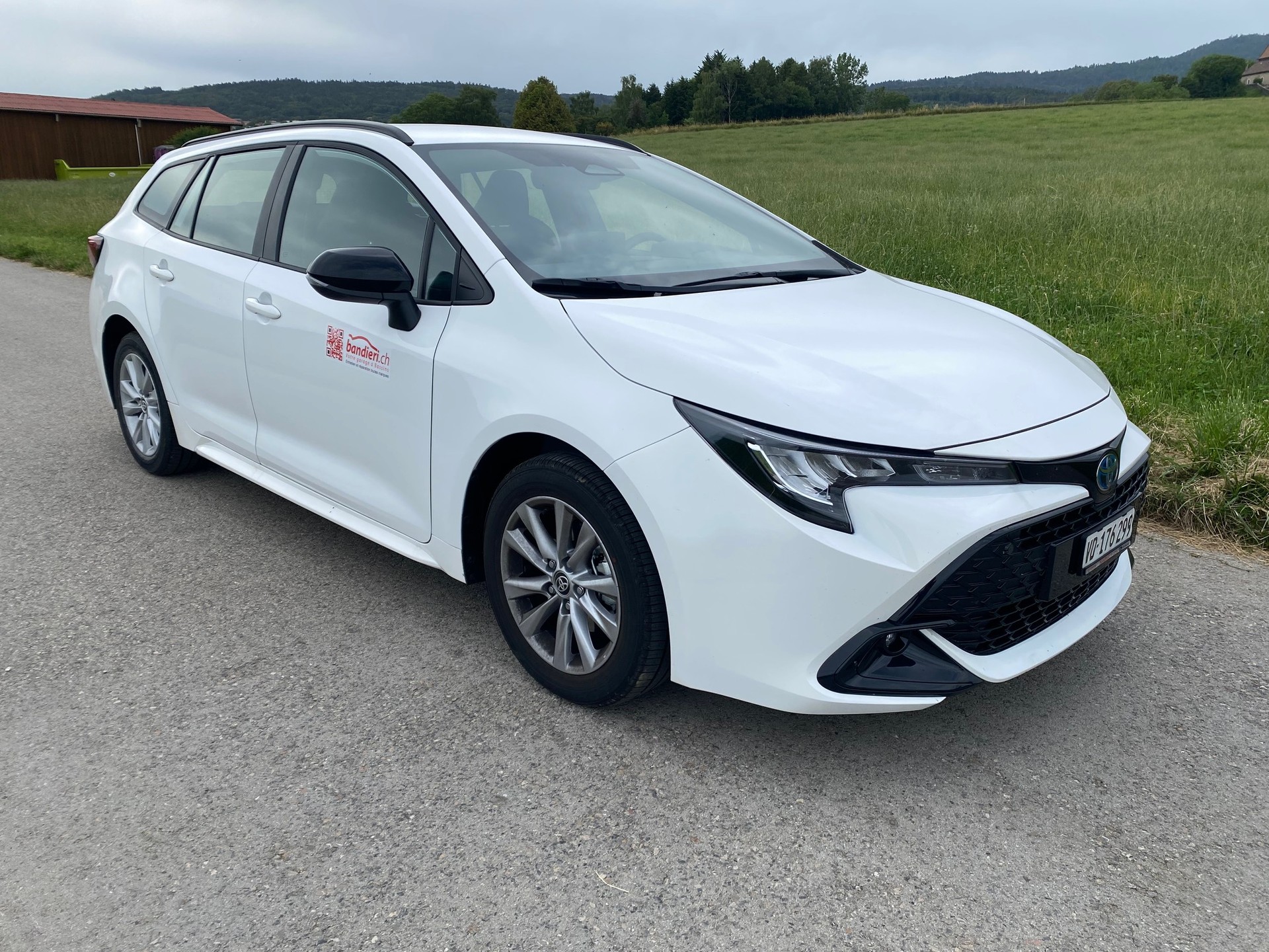 TOYOTA Corolla Touring Sports 1.8 HSD Comfort e-CVT-image-0