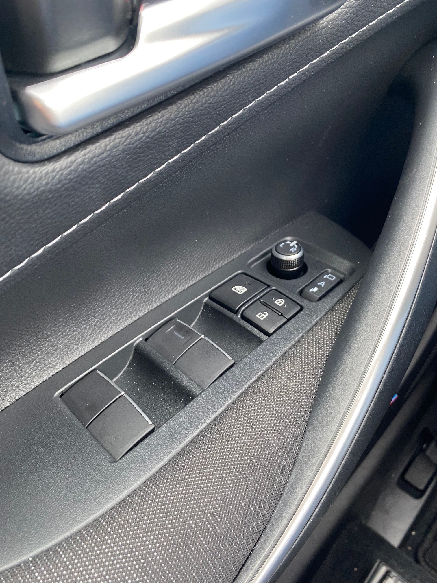 TOYOTA Corolla Touring Sports 1.8 HSD Comfort e-CVT-image-5