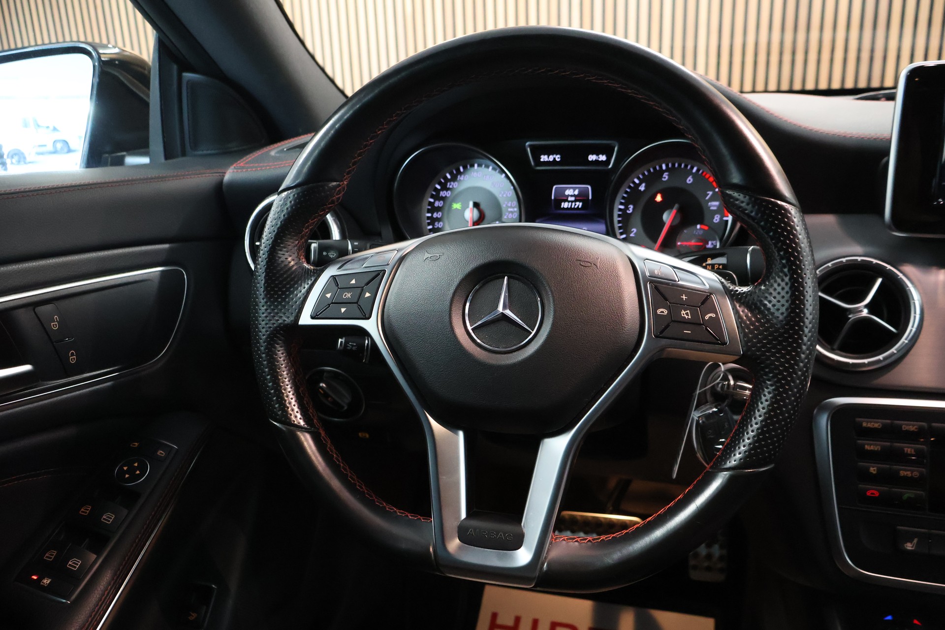 MERCEDES-BENZ CLA 250 Sport 7G-DCT 4Matic-image-16