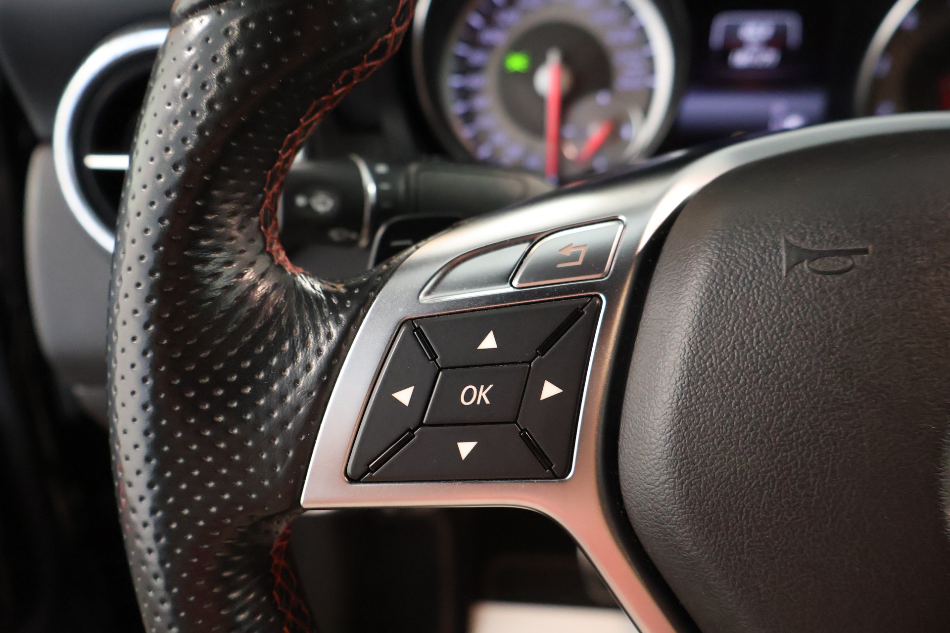 MERCEDES-BENZ CLA 250 Sport 7G-DCT 4Matic-image-26