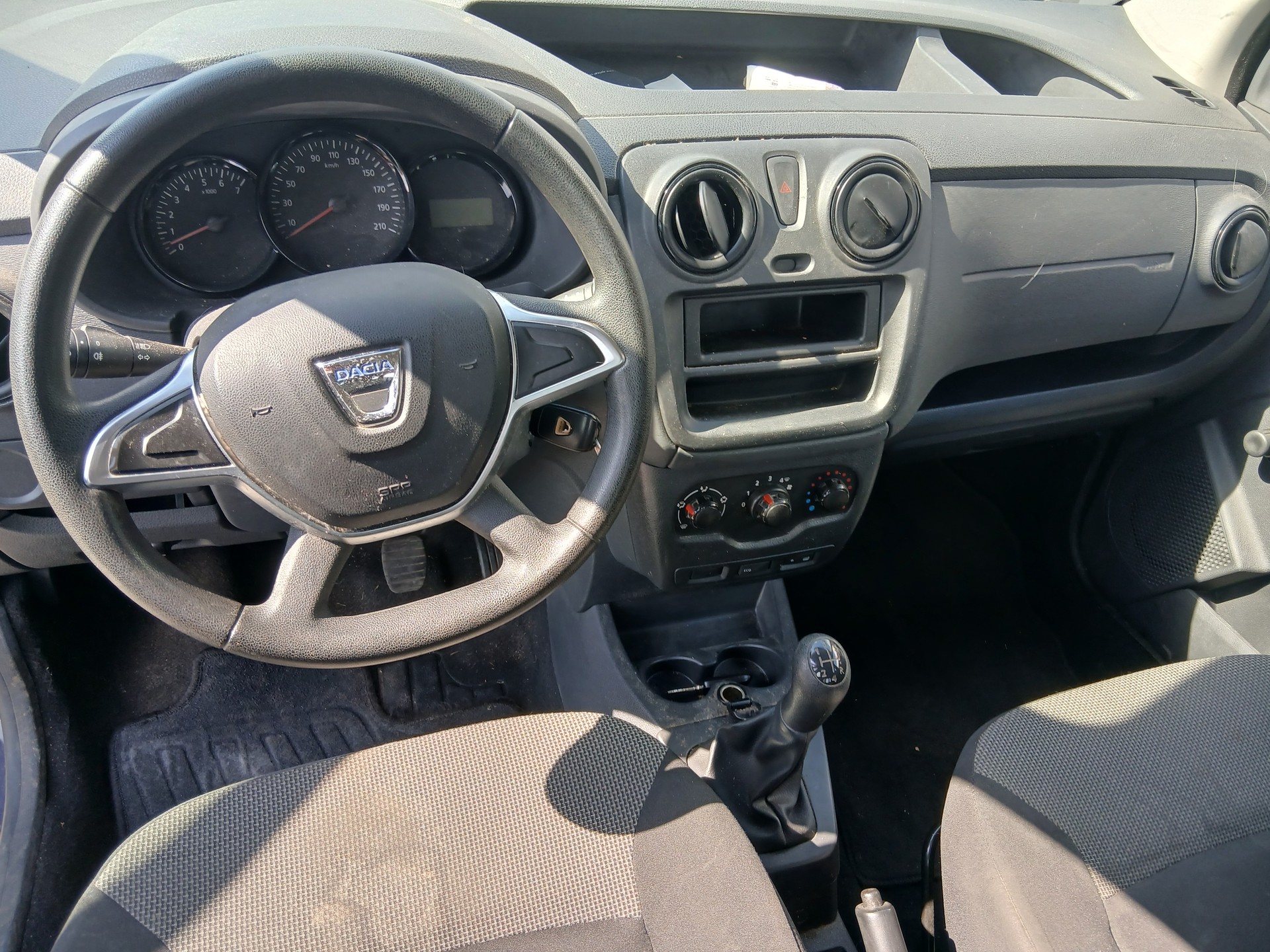 DACIA Dokker 1.6 16V Stepway Unlimited-image-6