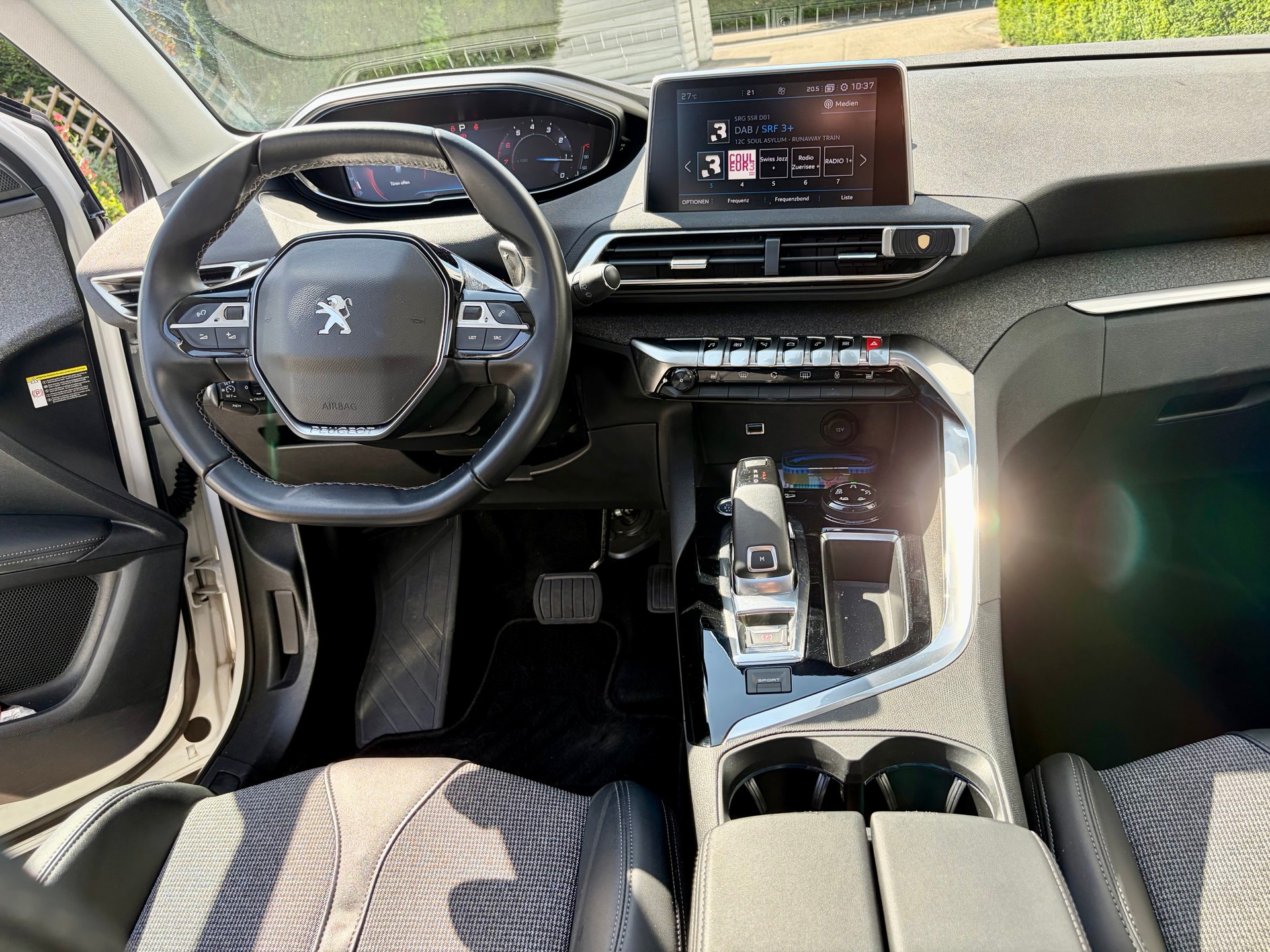 PEUGEOT 1.2 PureTech Allure-image-3