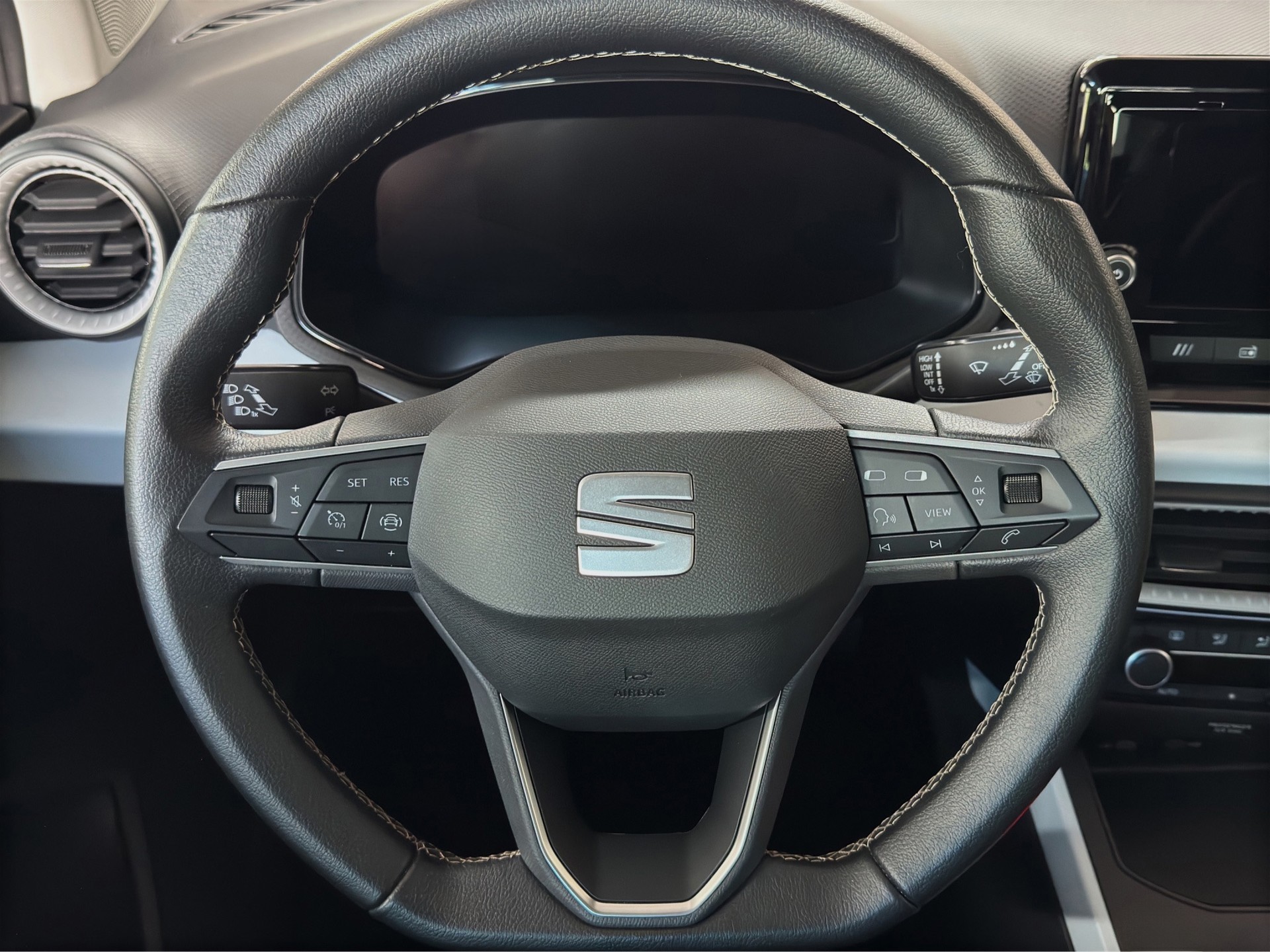 SEAT Arona 1.0 TSI Eco Style DSG "RF. Kamera-LED"-image-12