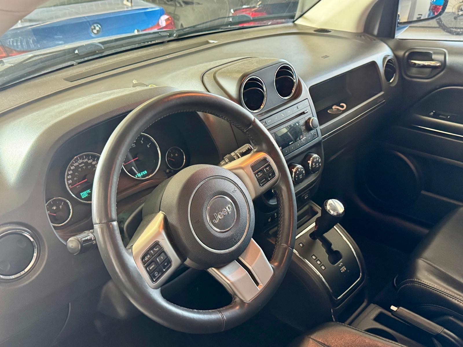 JEEP Compass 2.4 Limited CVT-showroom-element-2