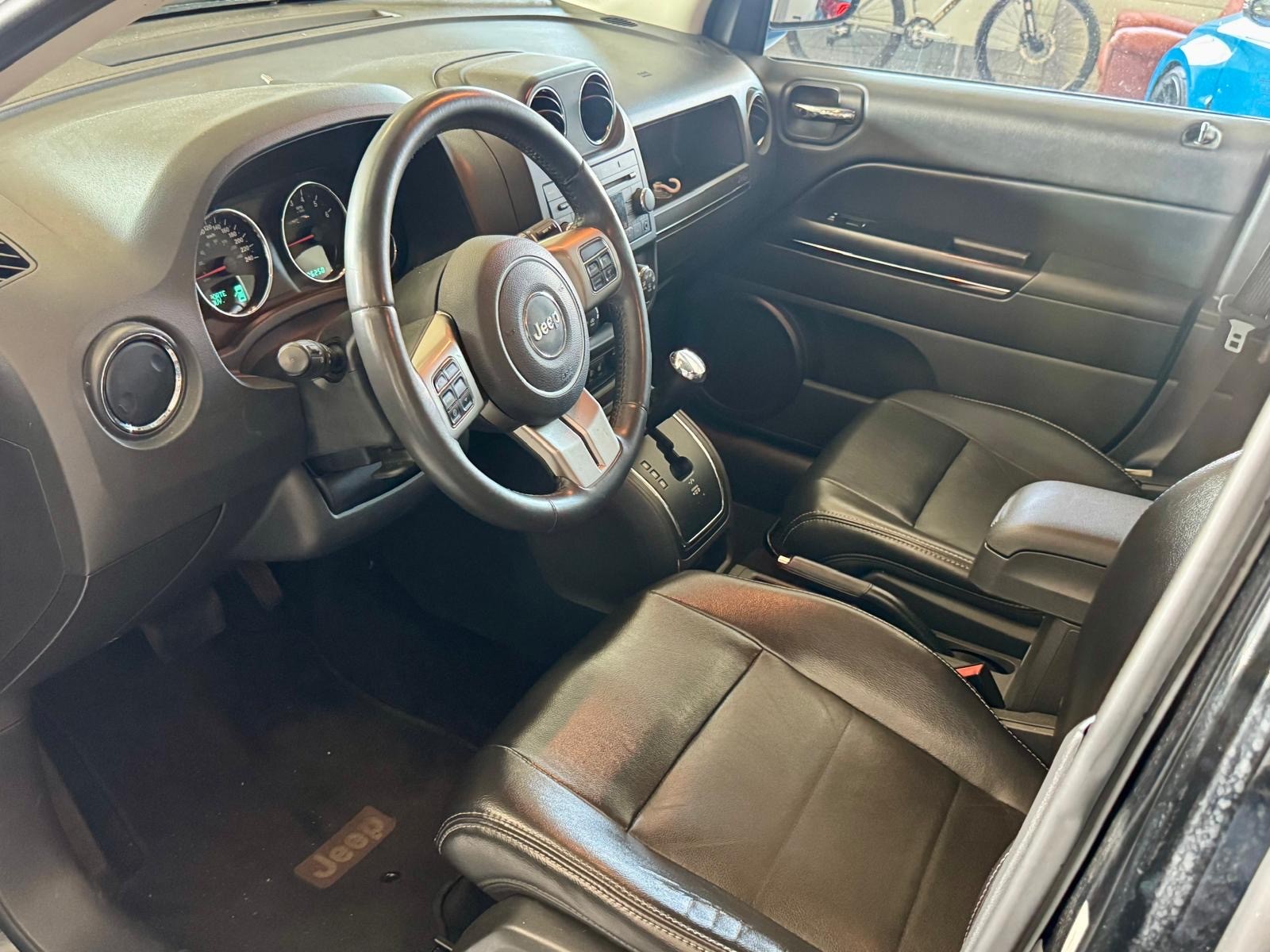 JEEP Compass 2.4 Limited CVT-showroom-element-3