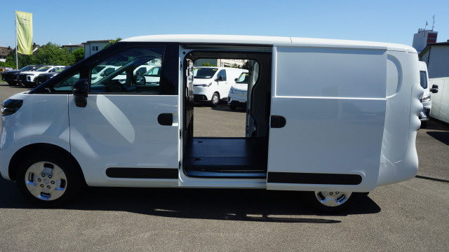 MAXUS eDeliver 5 L1 64kWh-image-6
