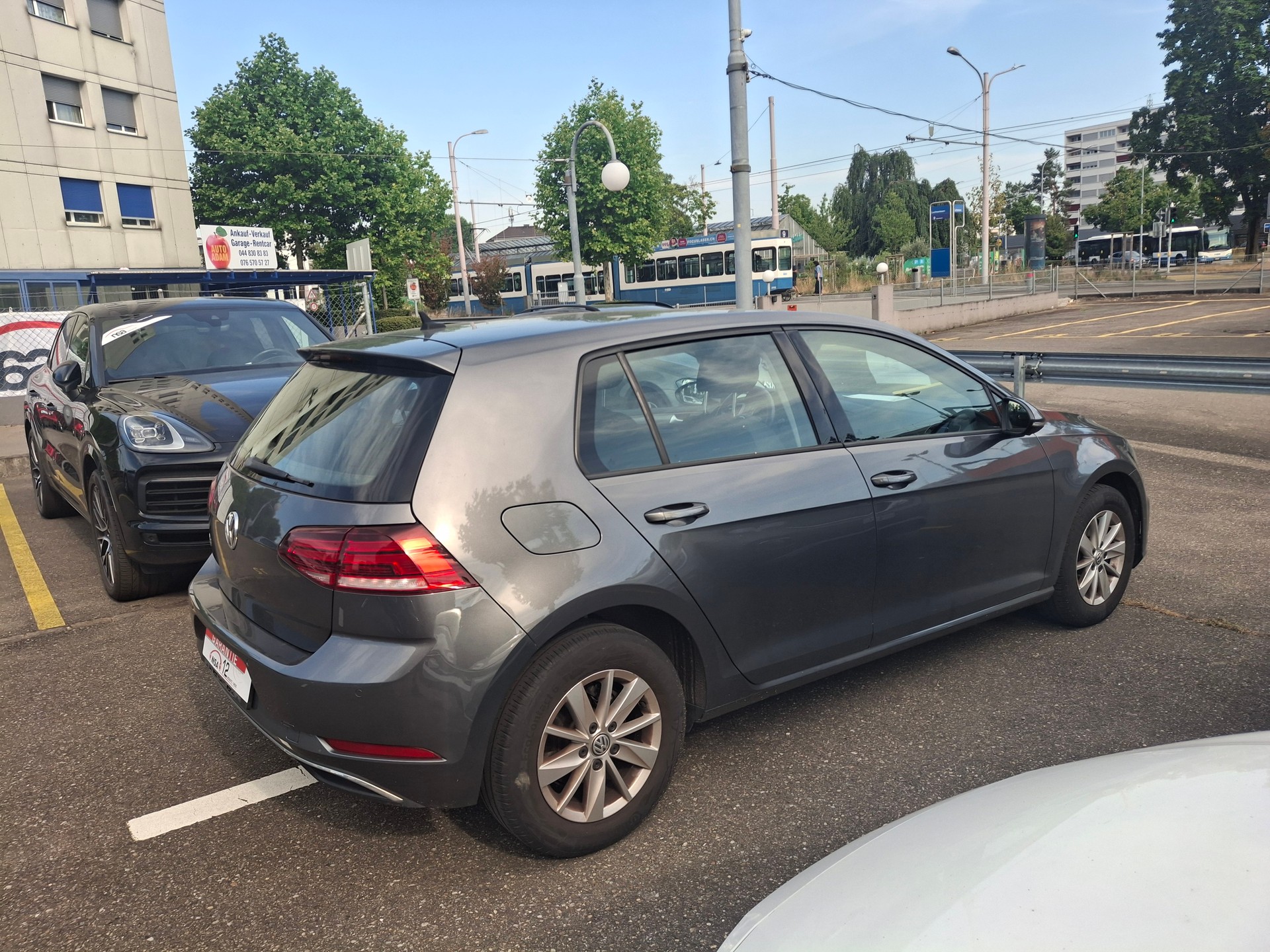 VW Golf 1.0 TSI Comfortline DSG-image-2