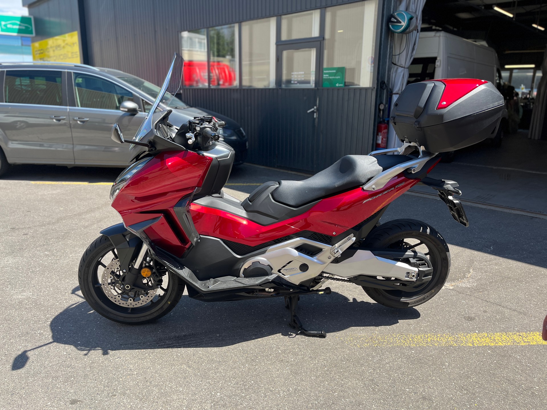 HONDA NSS 750-showroom-element-1