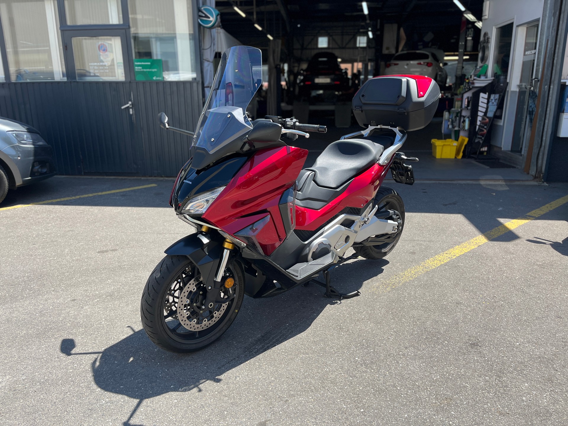 HONDA NSS 750-showroom-element-2