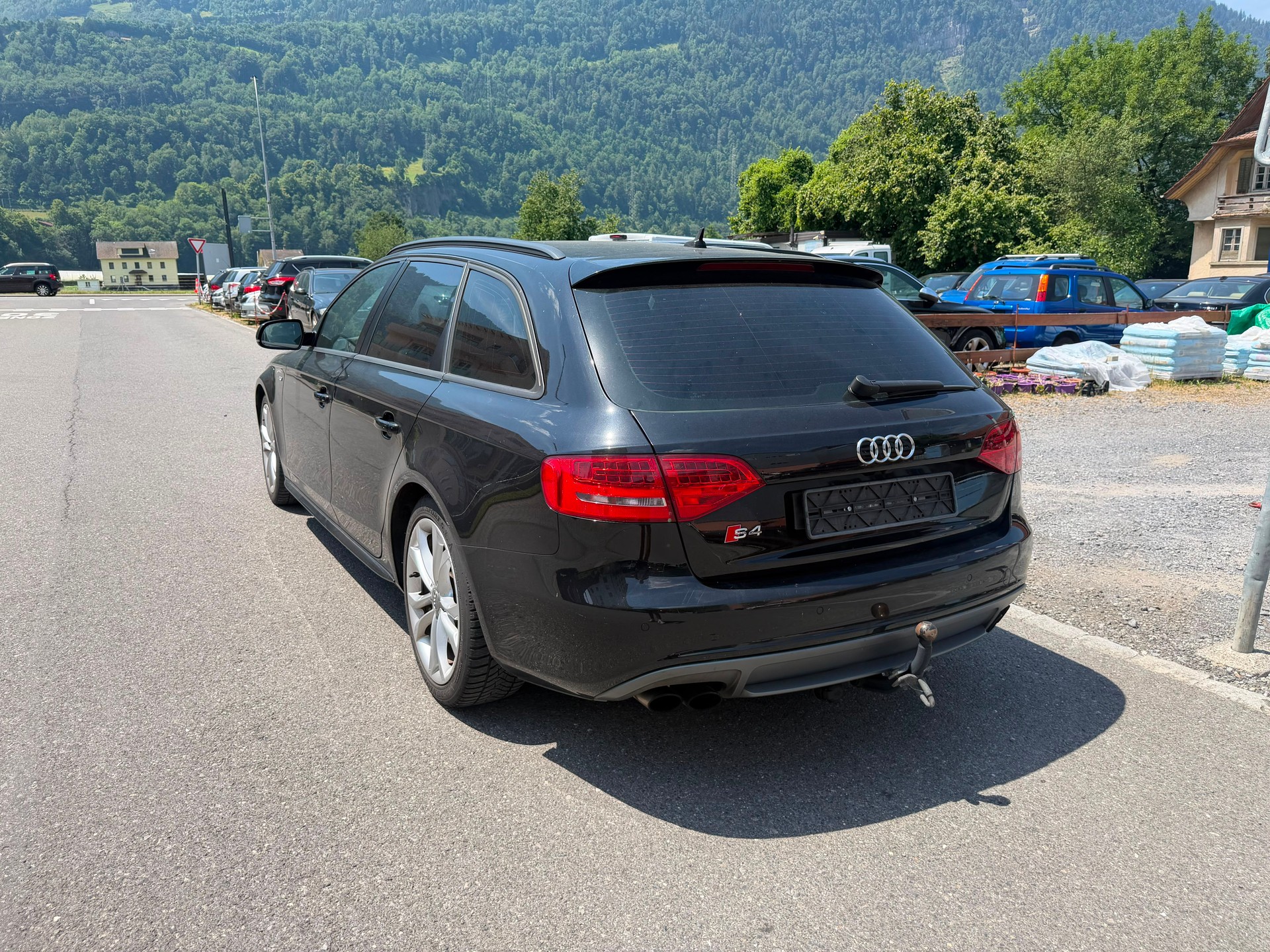 AUDI S4 Avant 3.0 TFSI quattro S-tronic-image-2