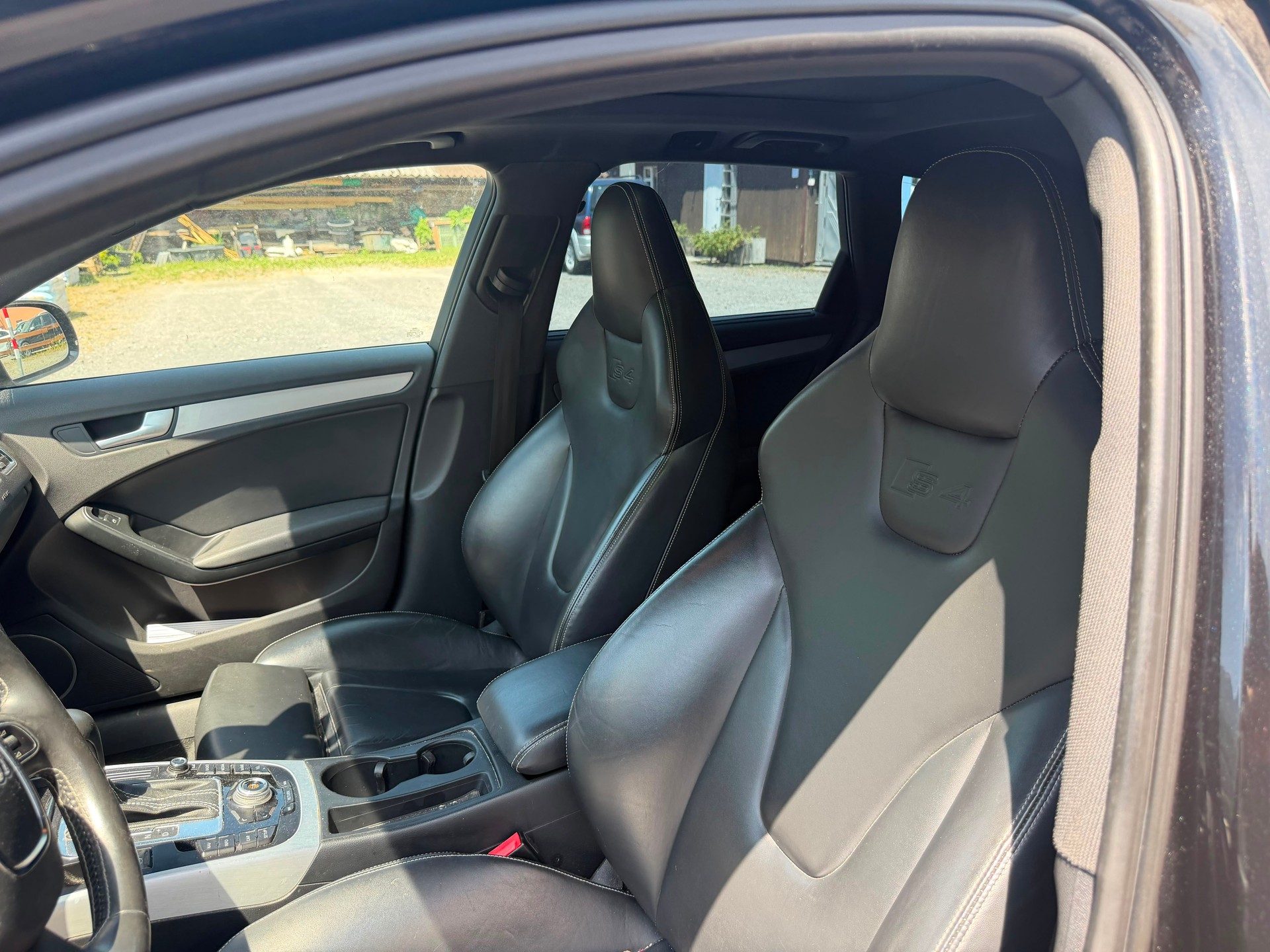 AUDI S4 Avant 3.0 TFSI quattro S-tronic-image-5