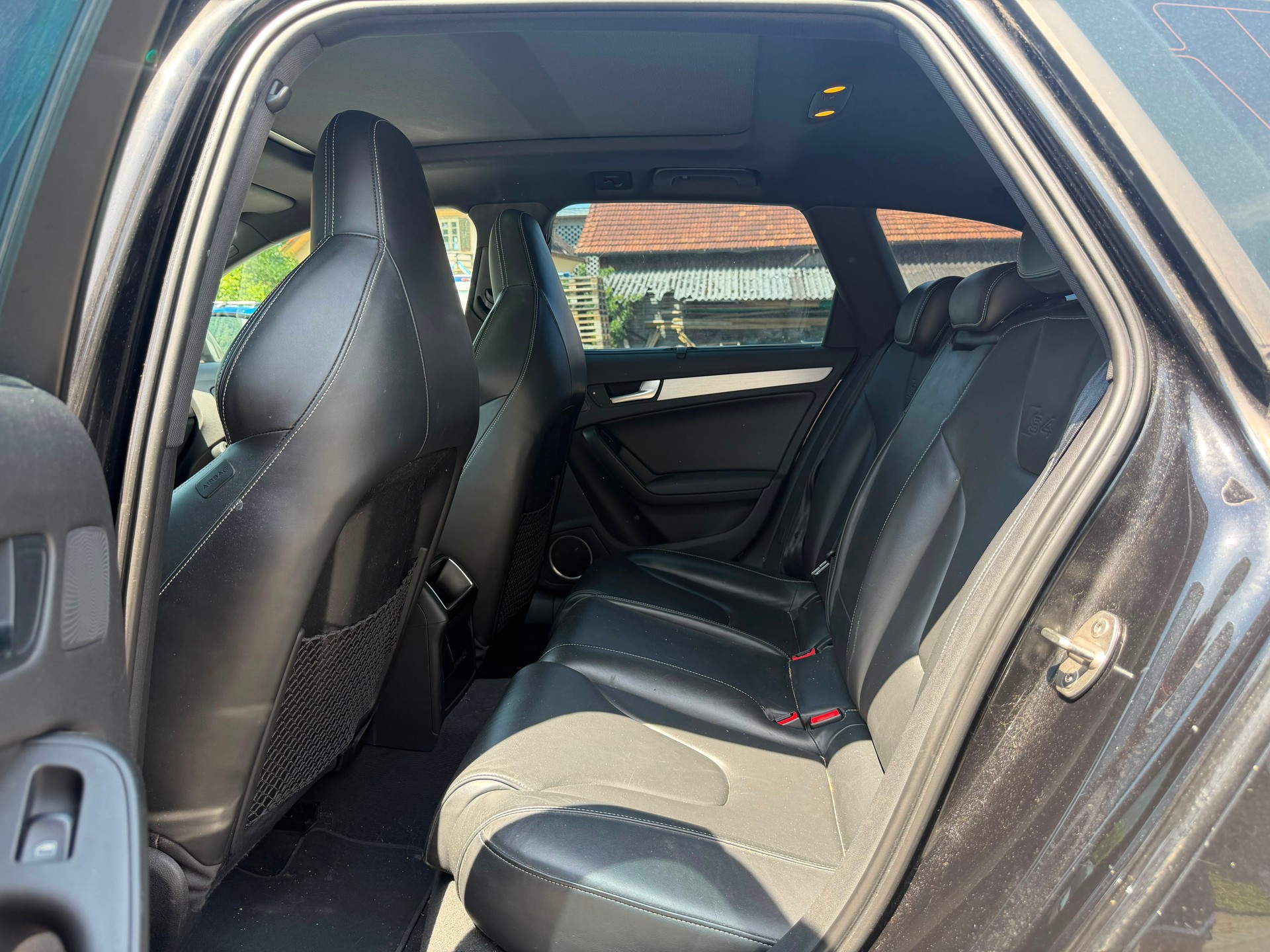 AUDI S4 Avant 3.0 TFSI quattro S-tronic-image-3