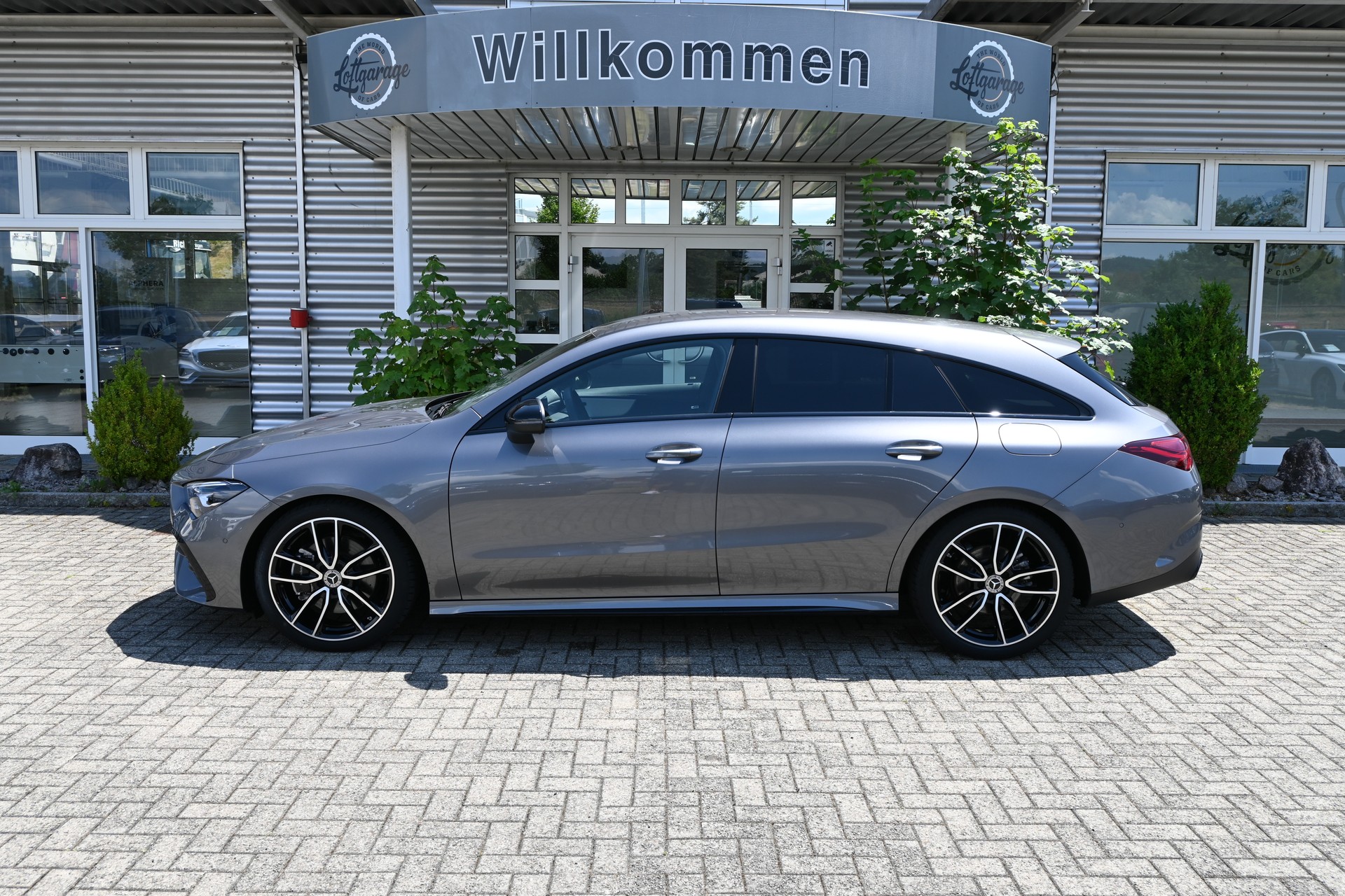 MERCEDES-BENZ CLA 200d AMG Line Shooting Brake 7G-DCT + AHK 1600kg-image-4