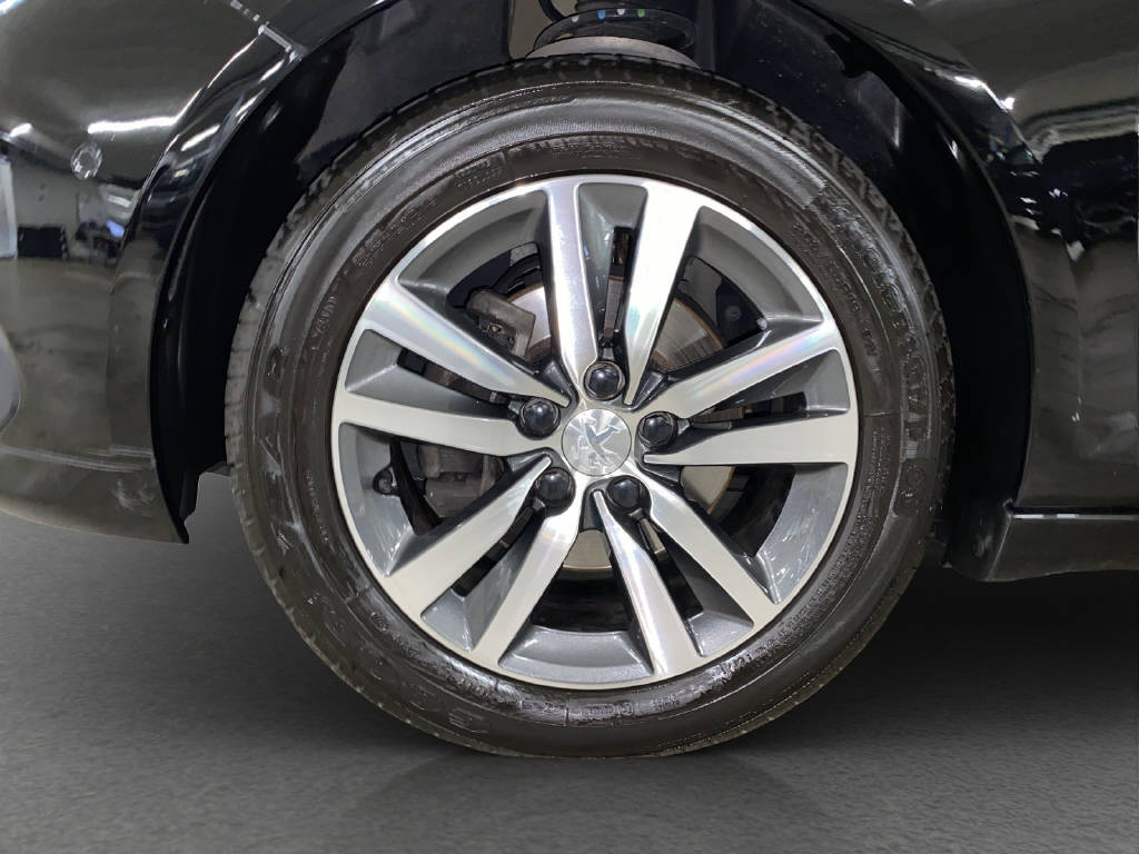 PEUGEOT 308 1.2 PureTech 130 Tech Edition S/S-image-14