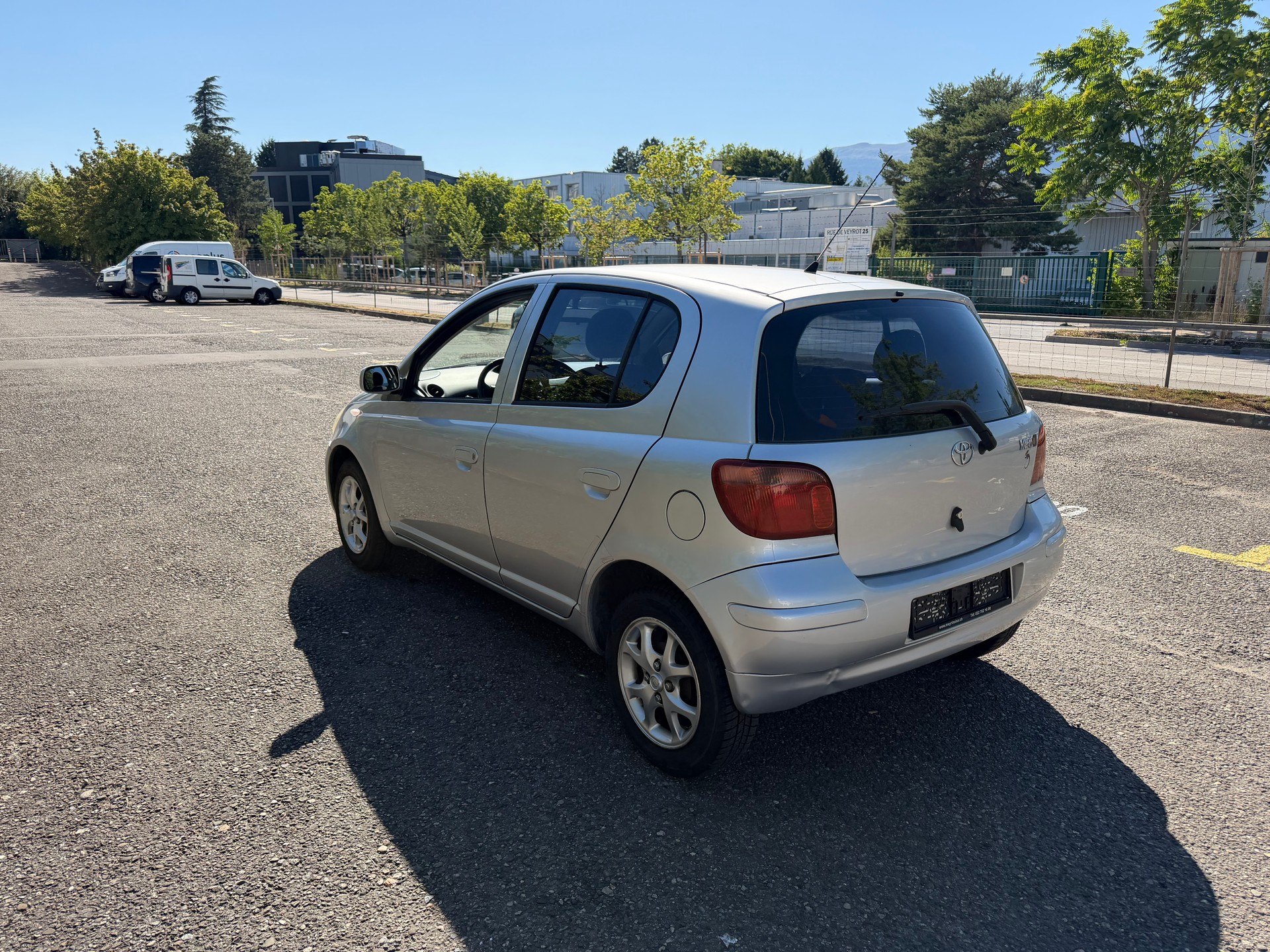 TOYOTA Yaris 1.0 Automatique-image-7