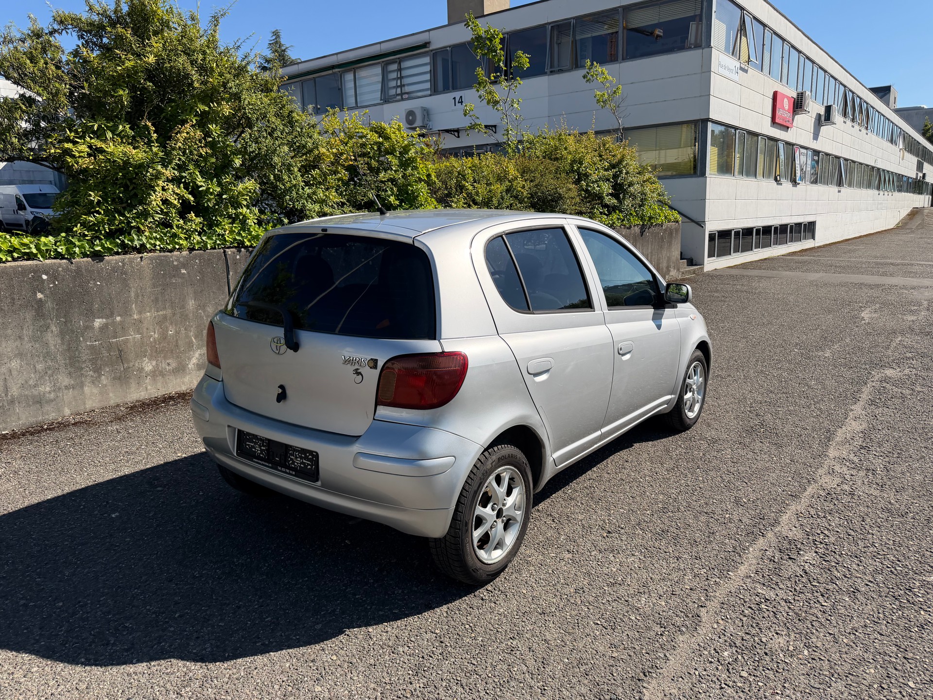 TOYOTA Yaris 1.0 Automatique-image-5