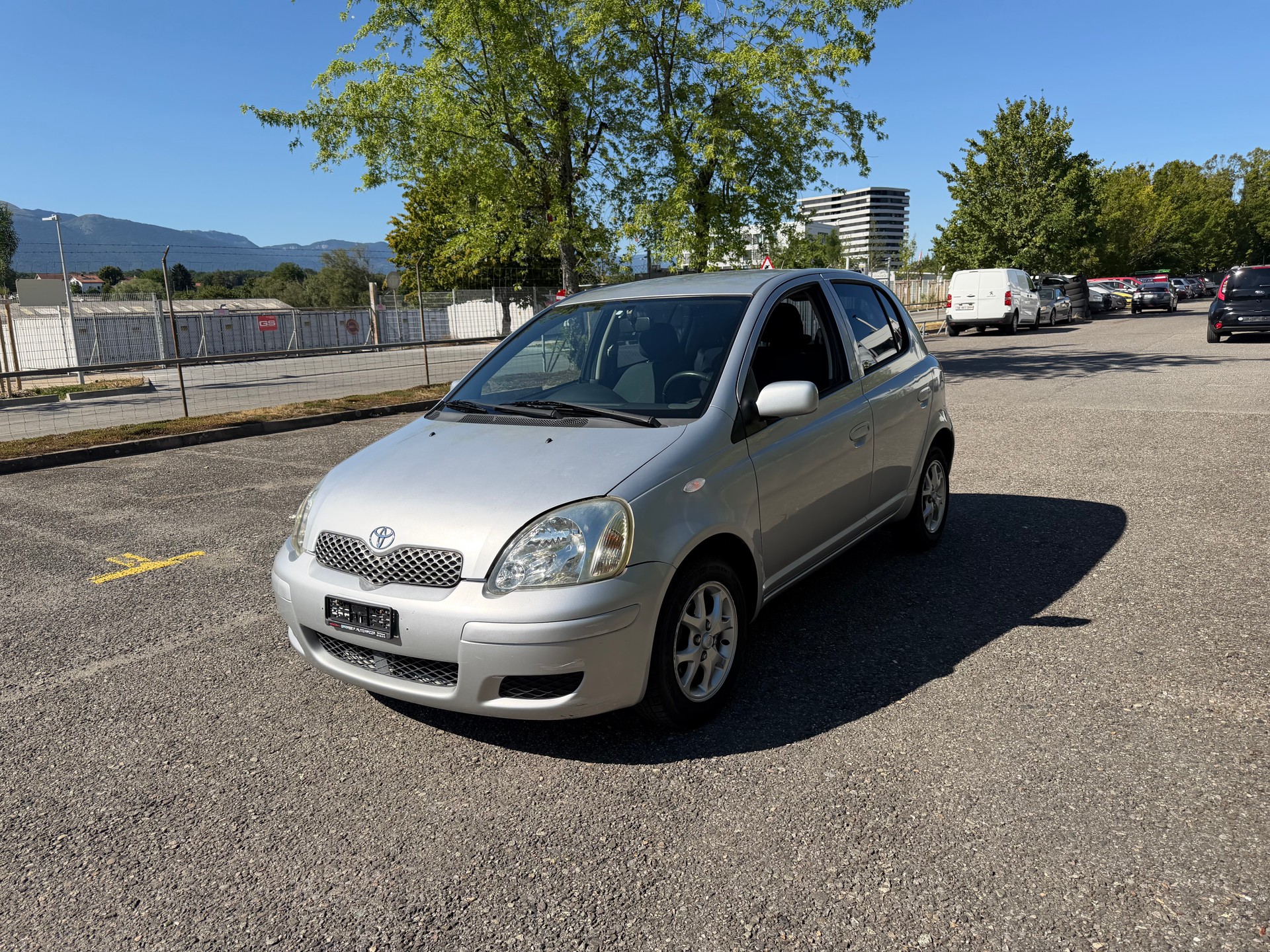 TOYOTA Yaris 1.0 Automatique-image-0