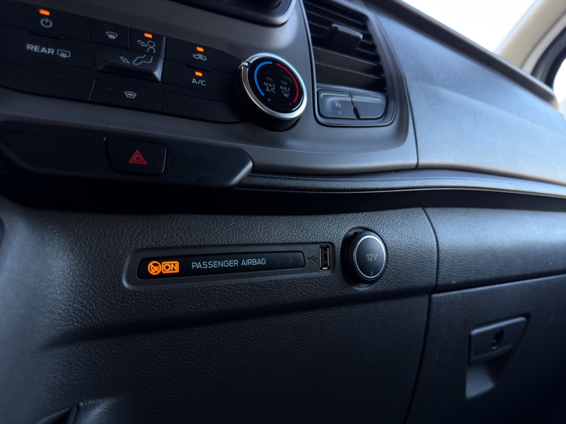 FORD Transit Custom Van 300 L2H1 Trend-image-12