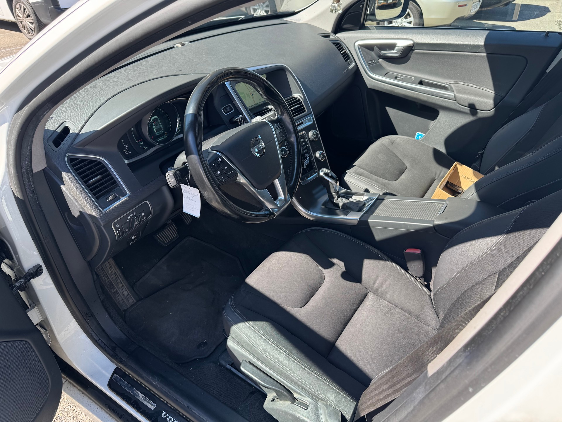 VOLVO XC60 D4 AWD Summum Geartronic-image-7