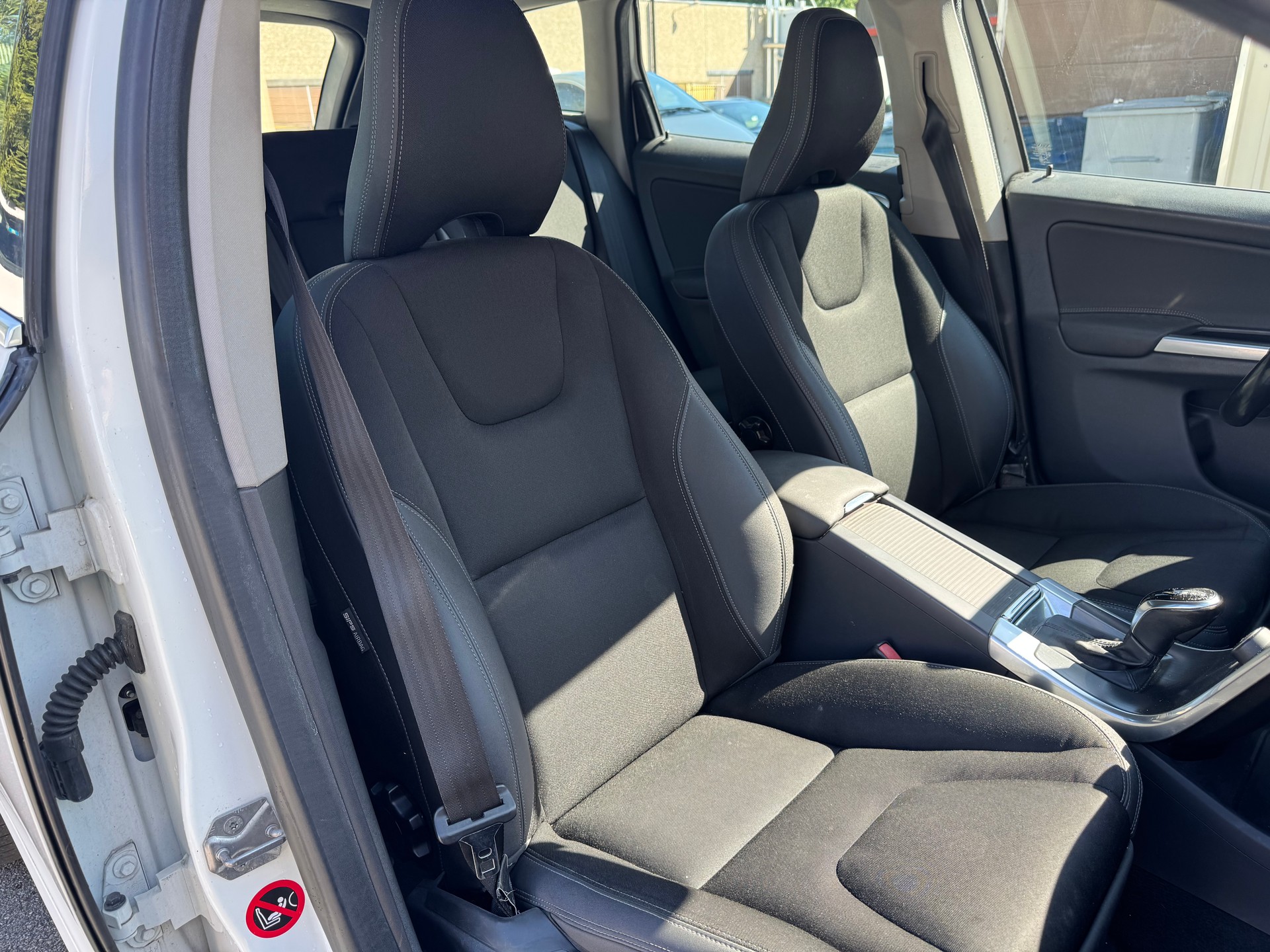 VOLVO XC60 D4 AWD Summum Geartronic-image-9