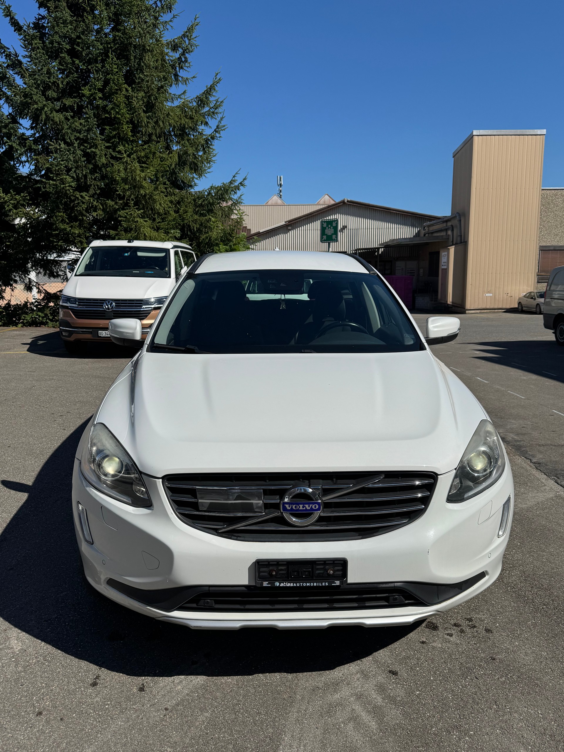 VOLVO XC60 D4 AWD Summum Geartronic-image-4