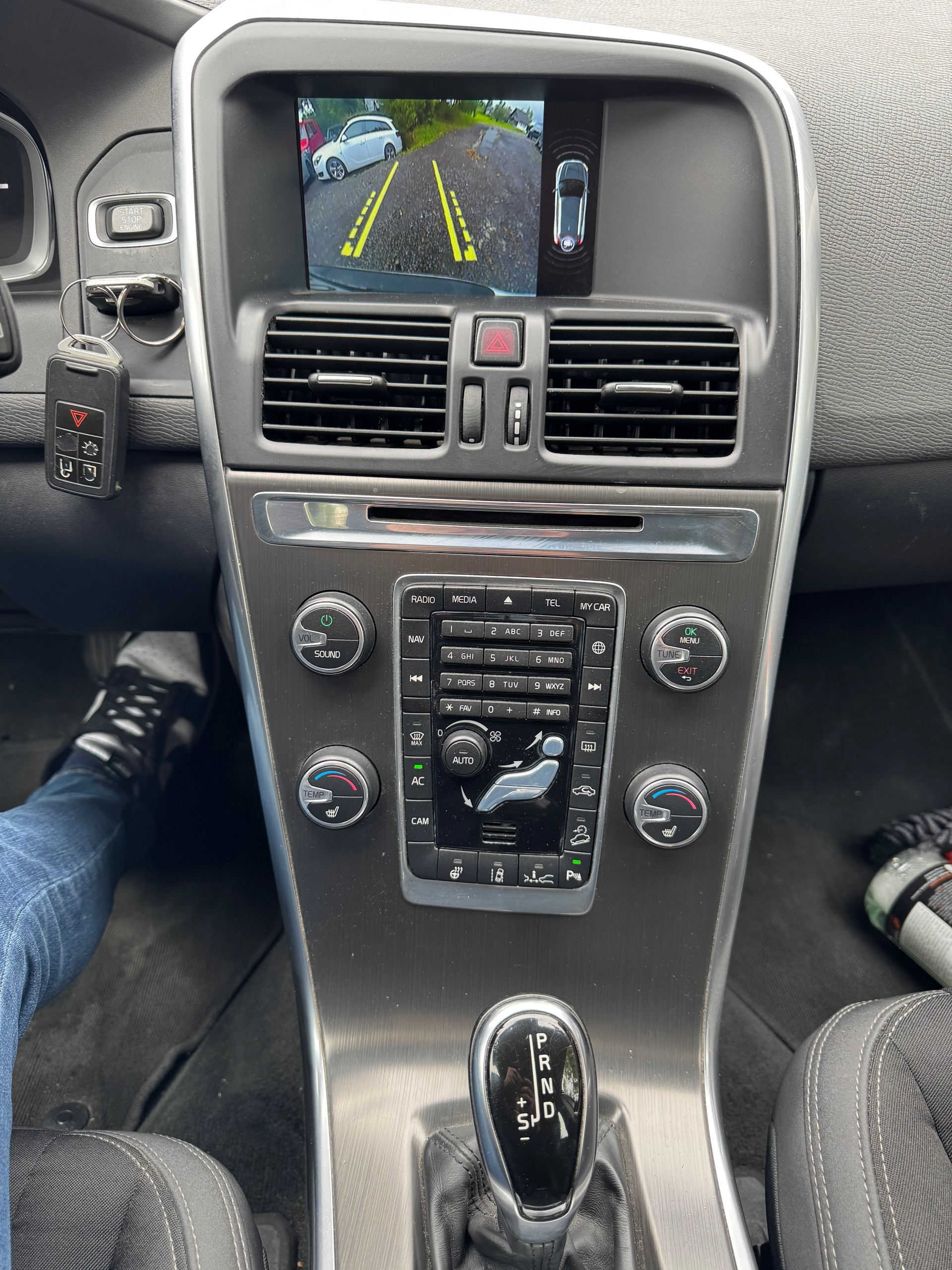 VOLVO XC60 D4 AWD Summum Geartronic-image-12