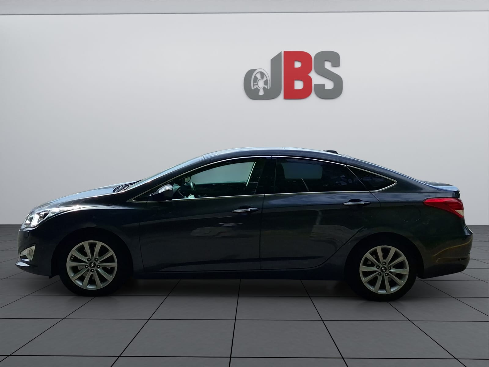 HYUNDAI i40 2.0 GDi Premium Automatic-image-3