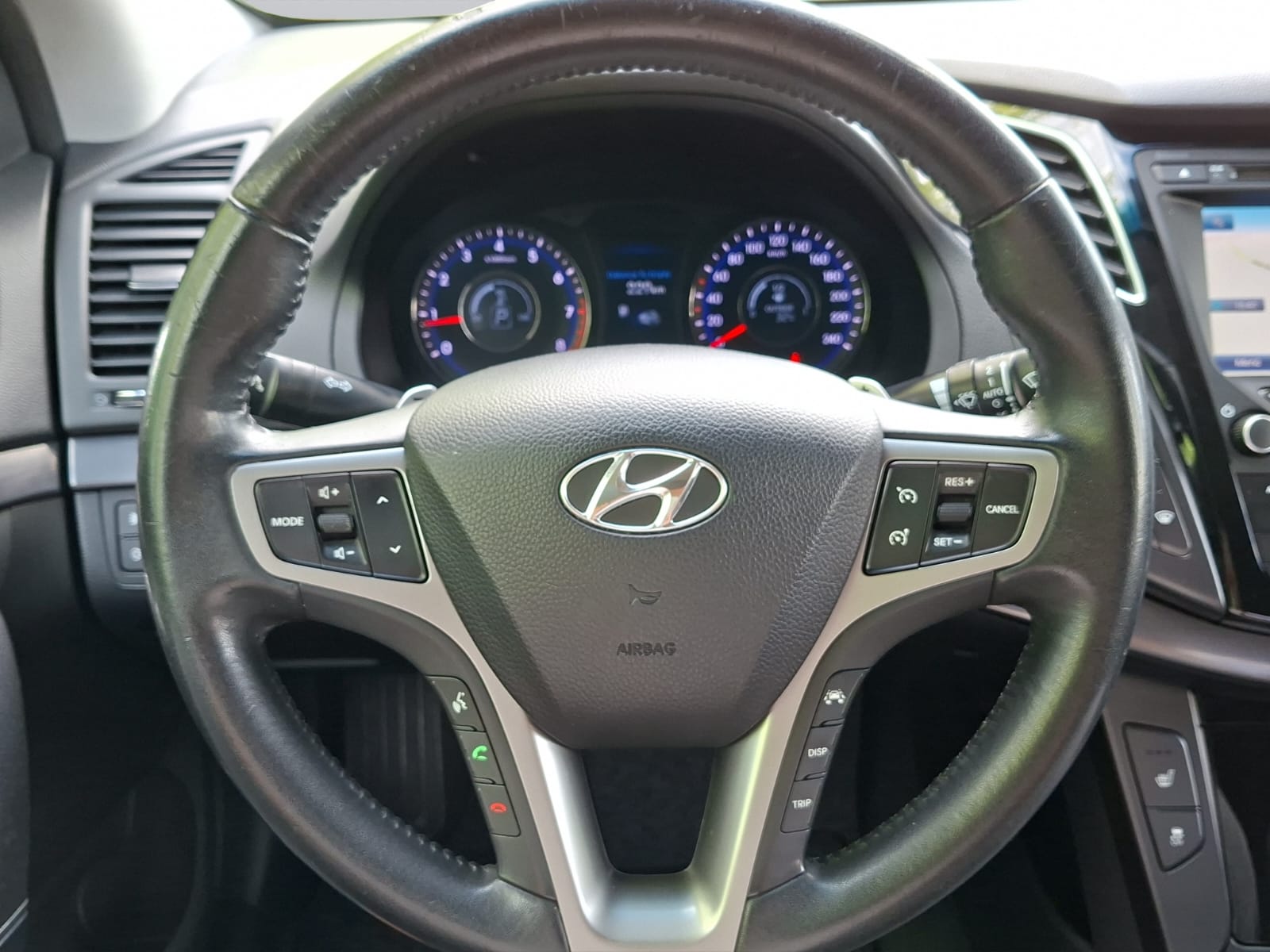 HYUNDAI i40 2.0 GDi Premium Automatic-image-13