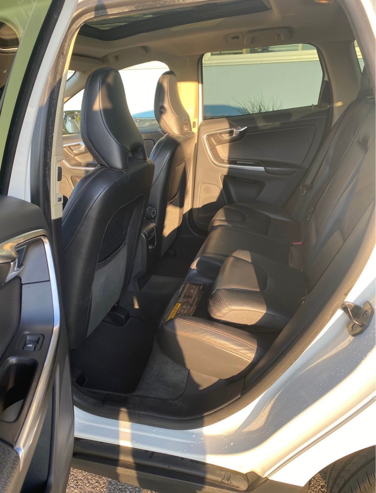 VOLVO XC60-image-3