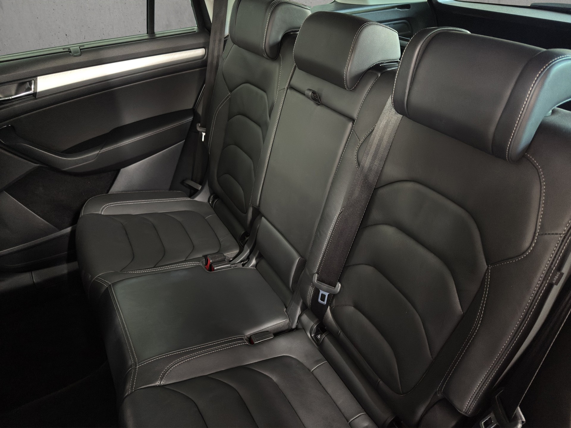 SKODA Kodiaq 1.5 TSI ACT Clever Business DSG "Leder-Pano-360°Kamera"-image-10