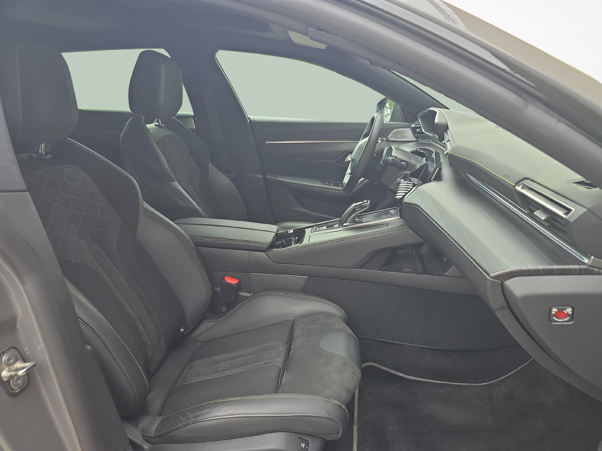 PEUGEOT 508 SW 1.6 Plug-in Hybrid4 PSE-image-10