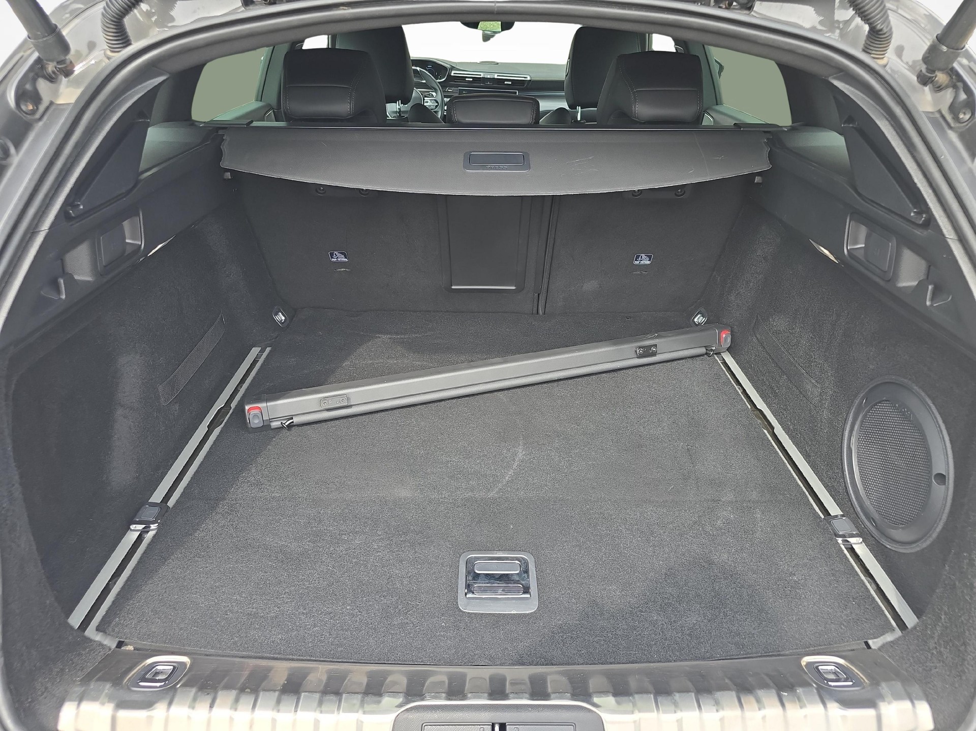 PEUGEOT 508 SW 1.6 Plug-in Hybrid4 PSE-image-12
