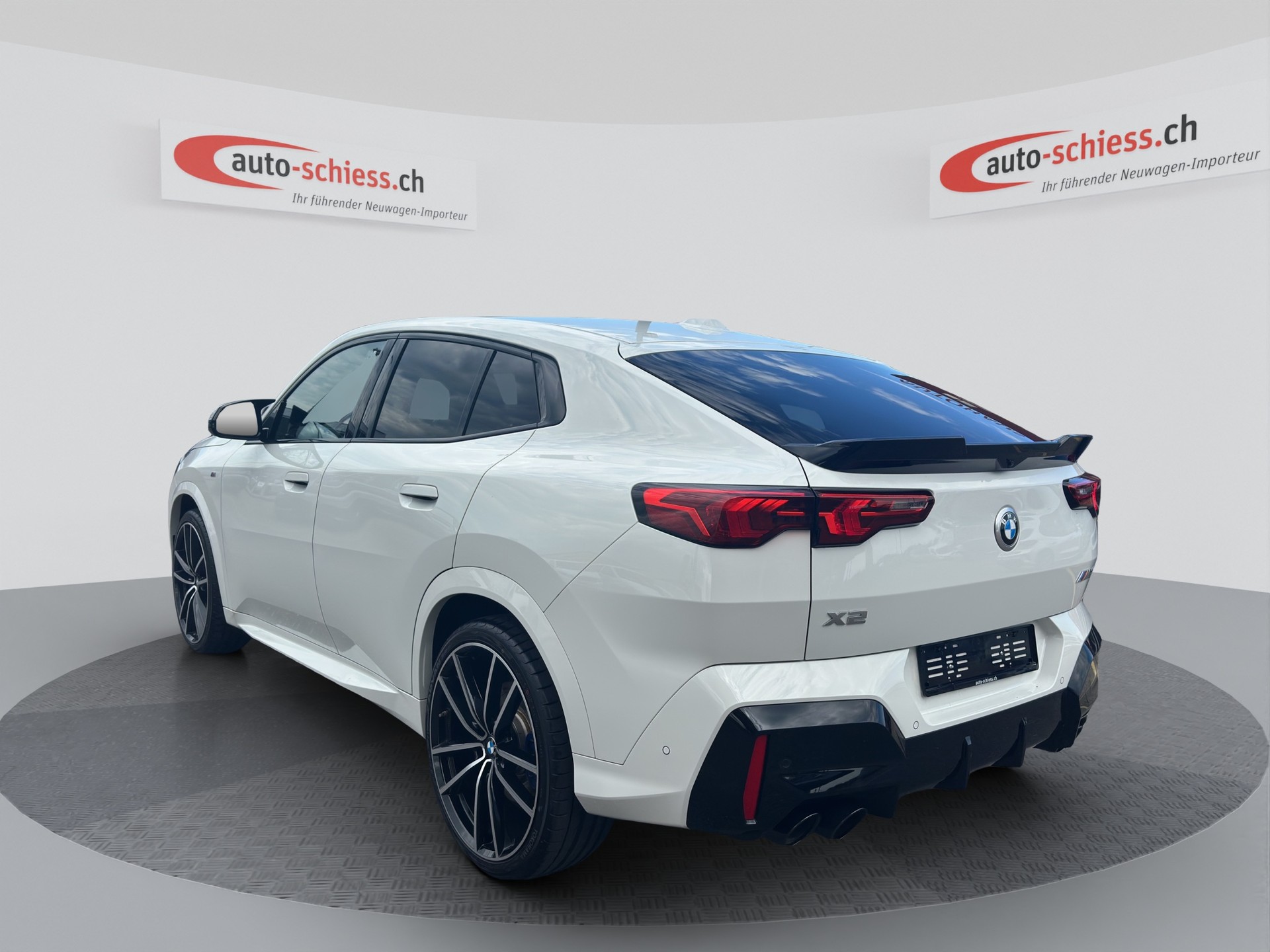 BMW X2 M35i M-Sport Pro xDrive Shadow Line-showroom-element-2