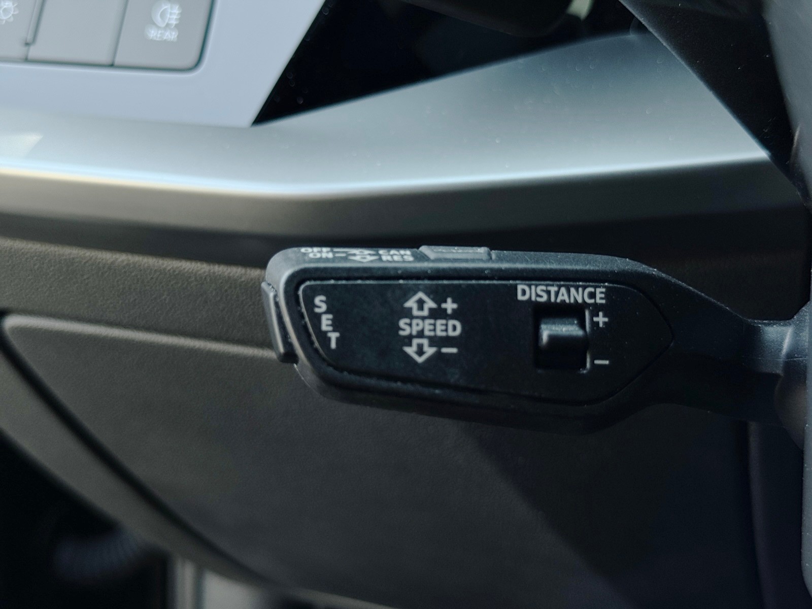AUDI A3 Sportback 35 TFSI Attraction S-tronic-image-21