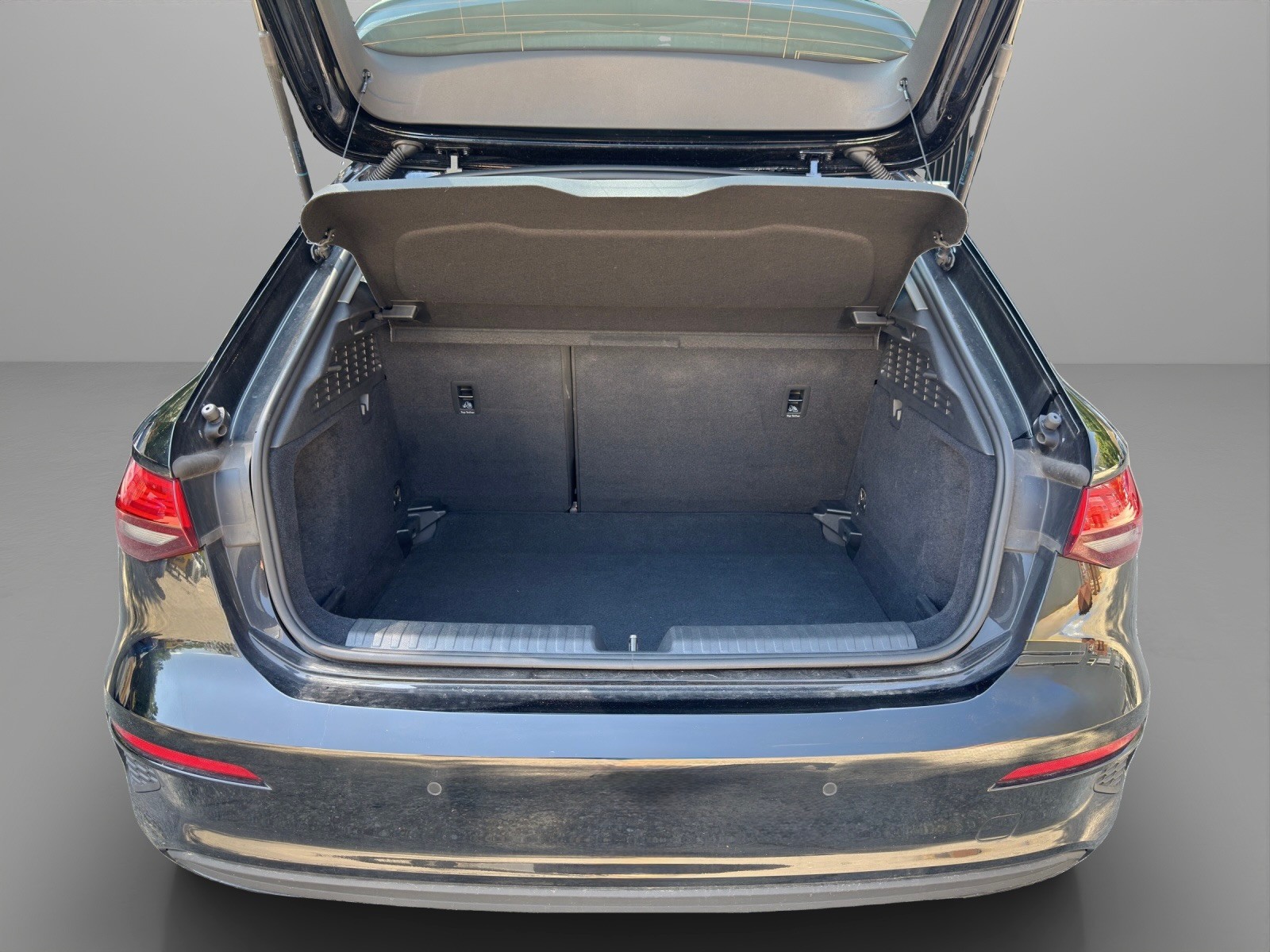 AUDI A3 Sportback 35 TFSI Attraction S-tronic-image-11