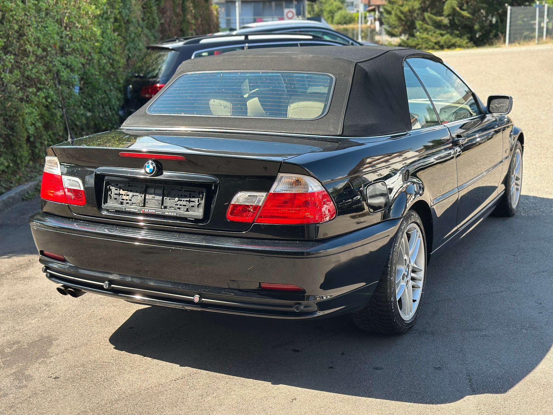 BMW 320Ci Cabriolet-image-2
